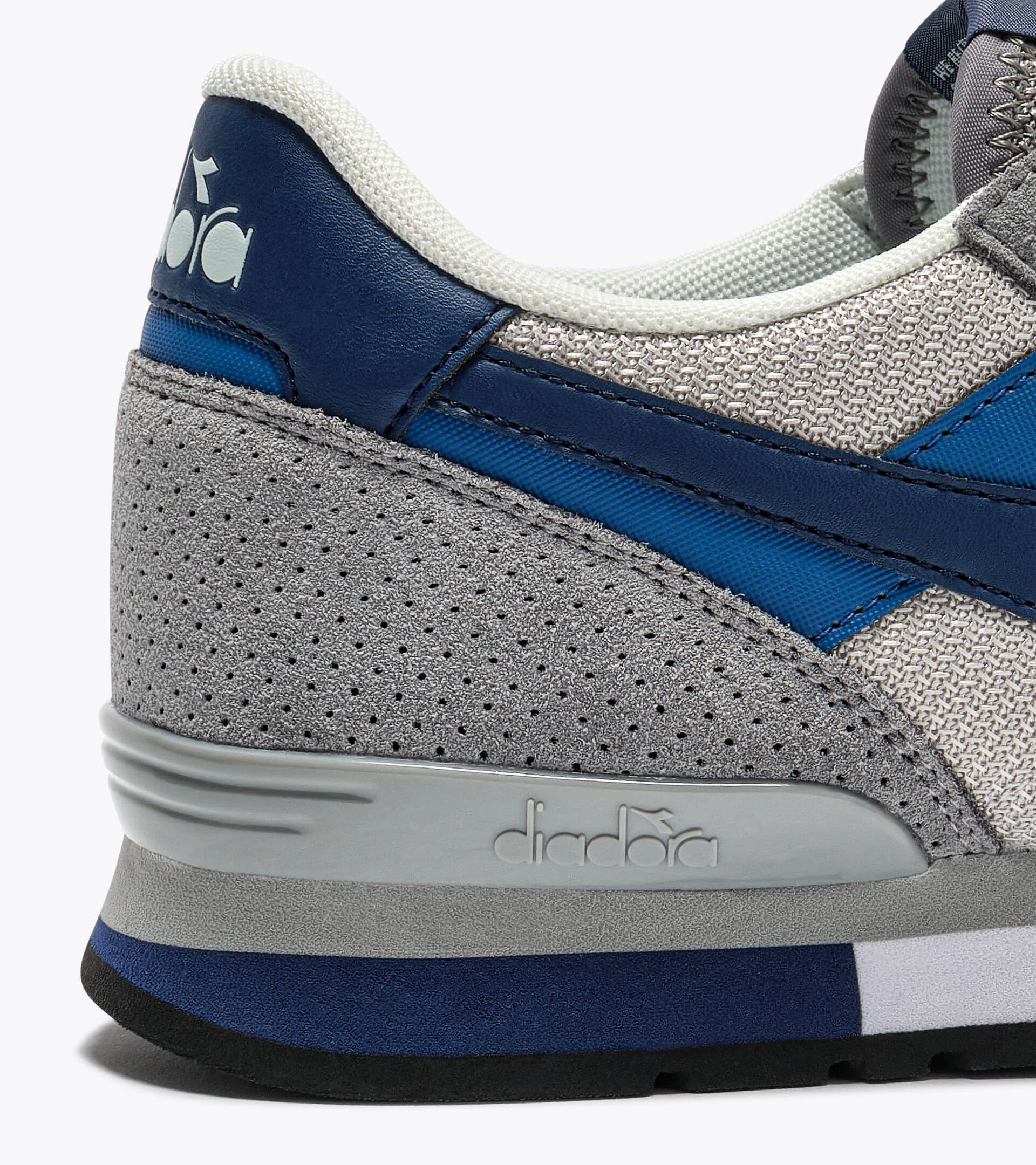 Suede leather sneaker - All-gender
 CAMARO M2 ULTIMATE GRAY /LAPIS BLUE - Diadora