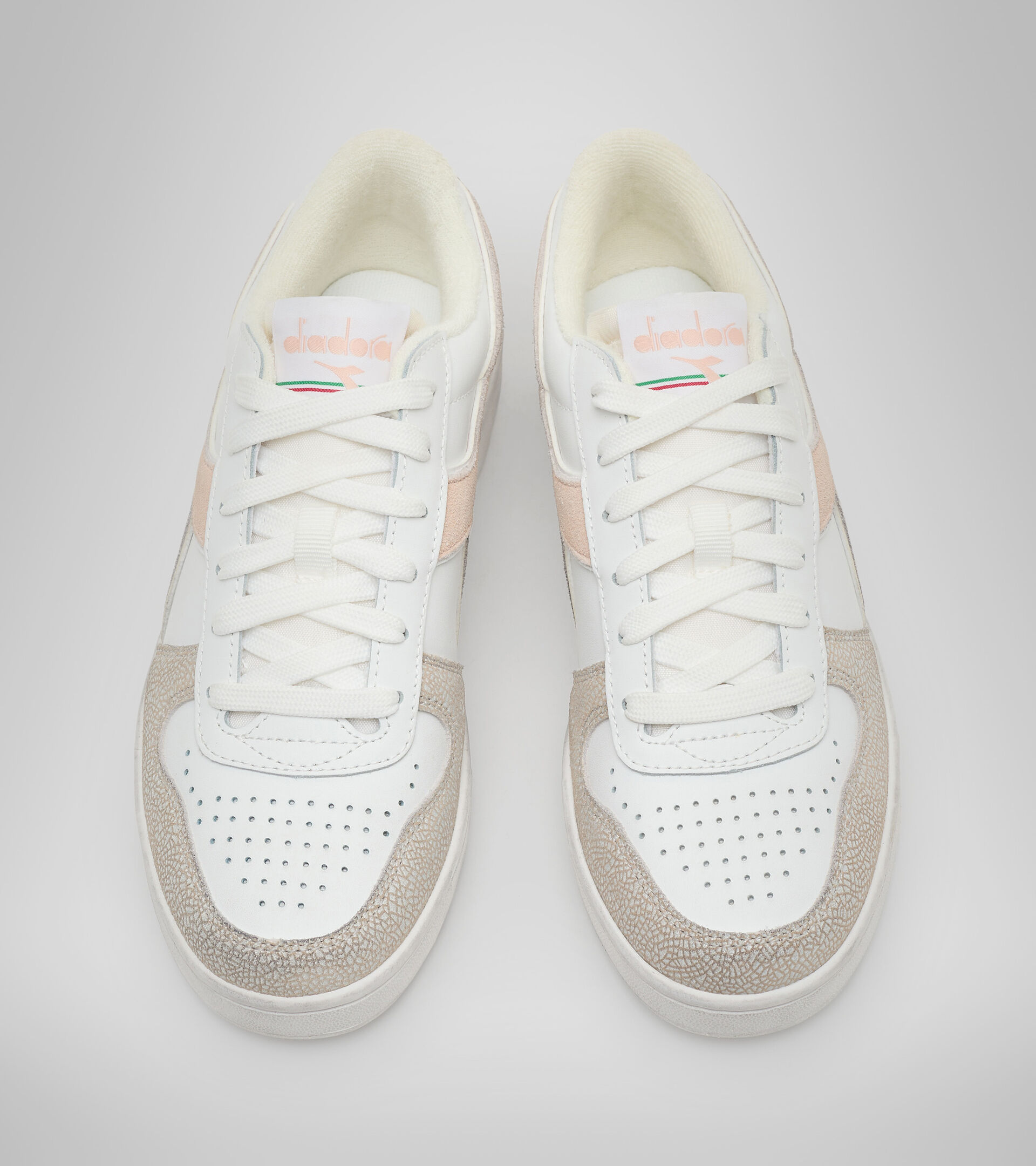 Sports shoe - Women MAGIC BASKET LOW ICONA WN WHITE/PASTEL ROSE TAN - Diadora