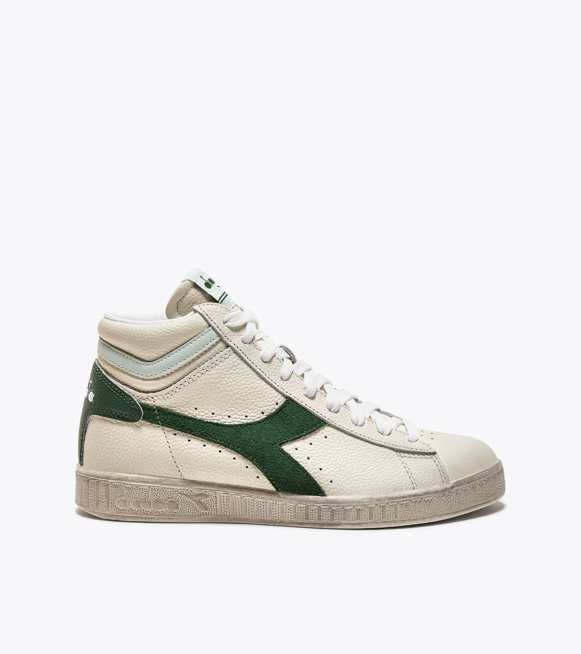 Sporty sneakers - All-Gender GAME L HIGH WAXED SUEDE POP GREEN GUARD - Diadora
