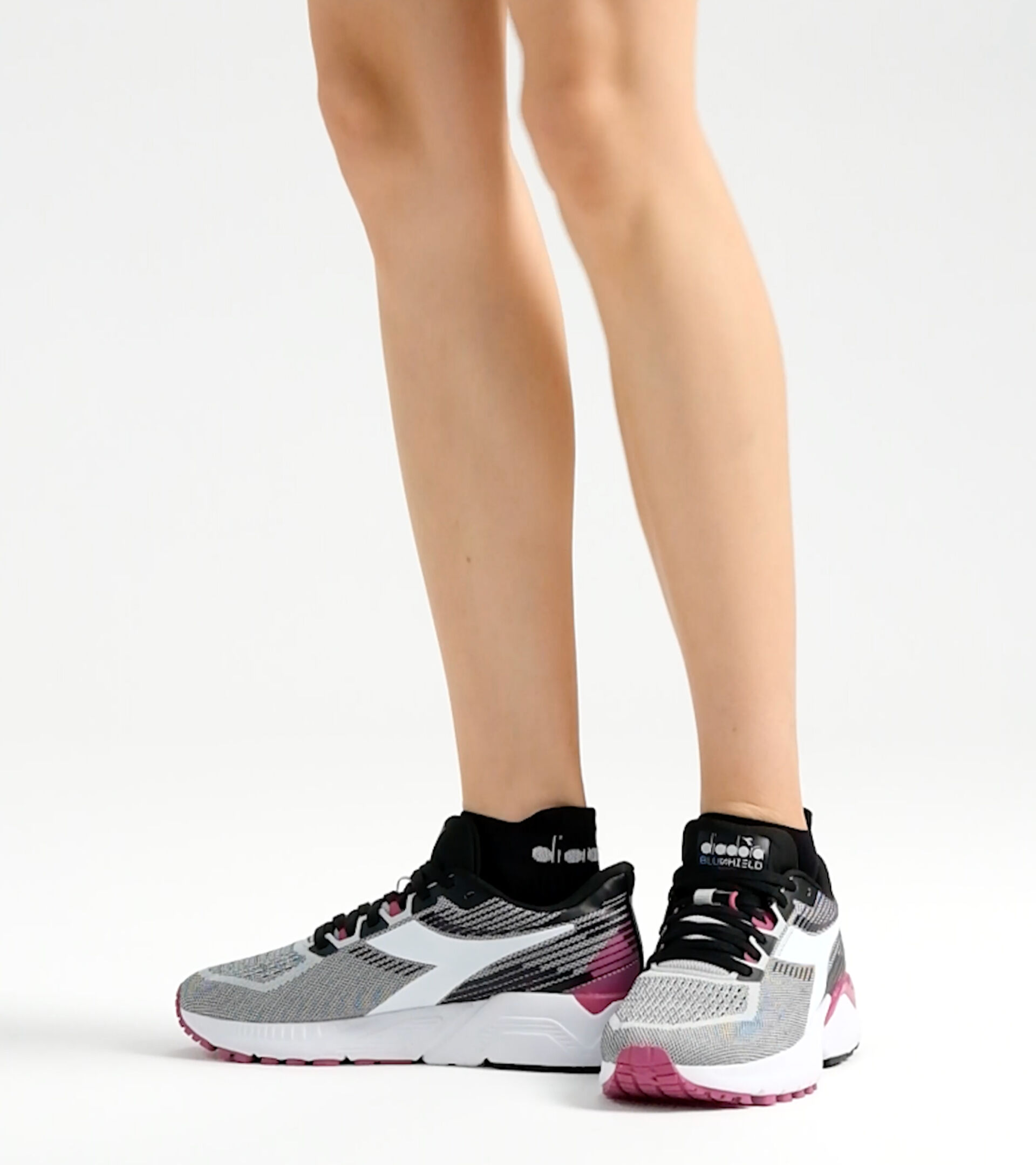 Running shoes - Women MYTHOS BLUSHIELD VIGORE W SILVER DD/BLACK/WHITE - Diadora