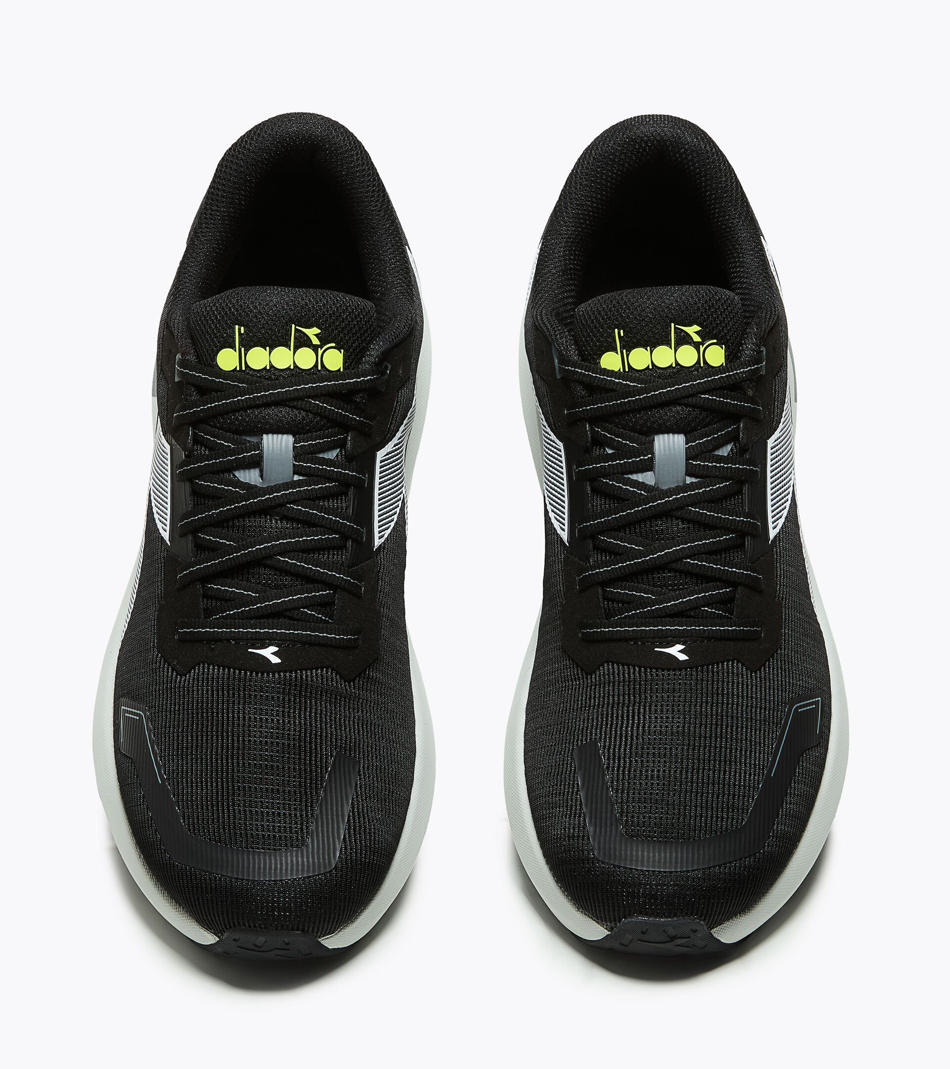 Neutraler Laufschuh - Herren STRADA 4 SCHWARZ/SILBER - Diadora