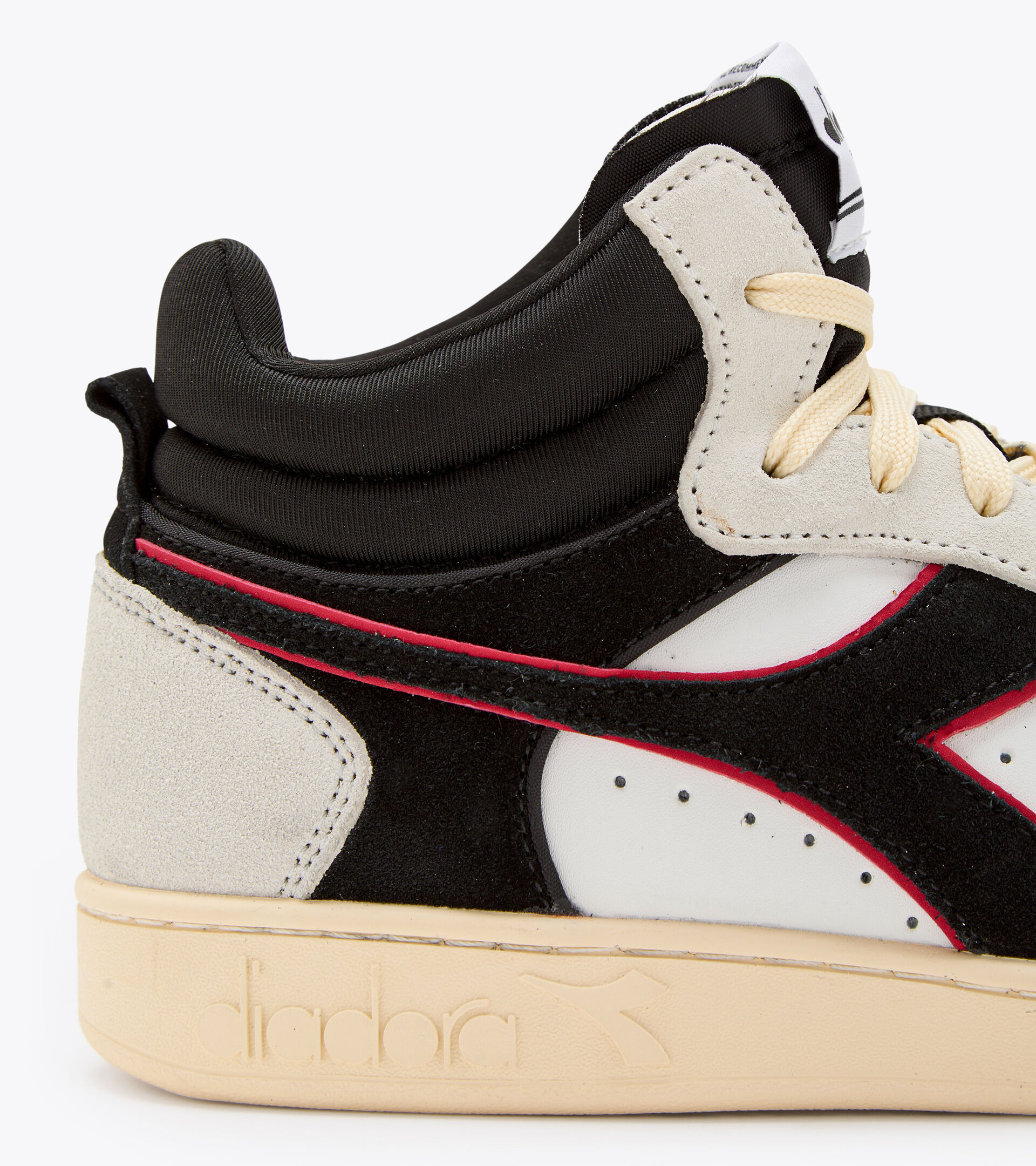 Sporty sneakers - Unisex MAGIC BASKET DEMI CUT SUEDE LEATHER WHITE/BLACK/DARK RED - Diadora