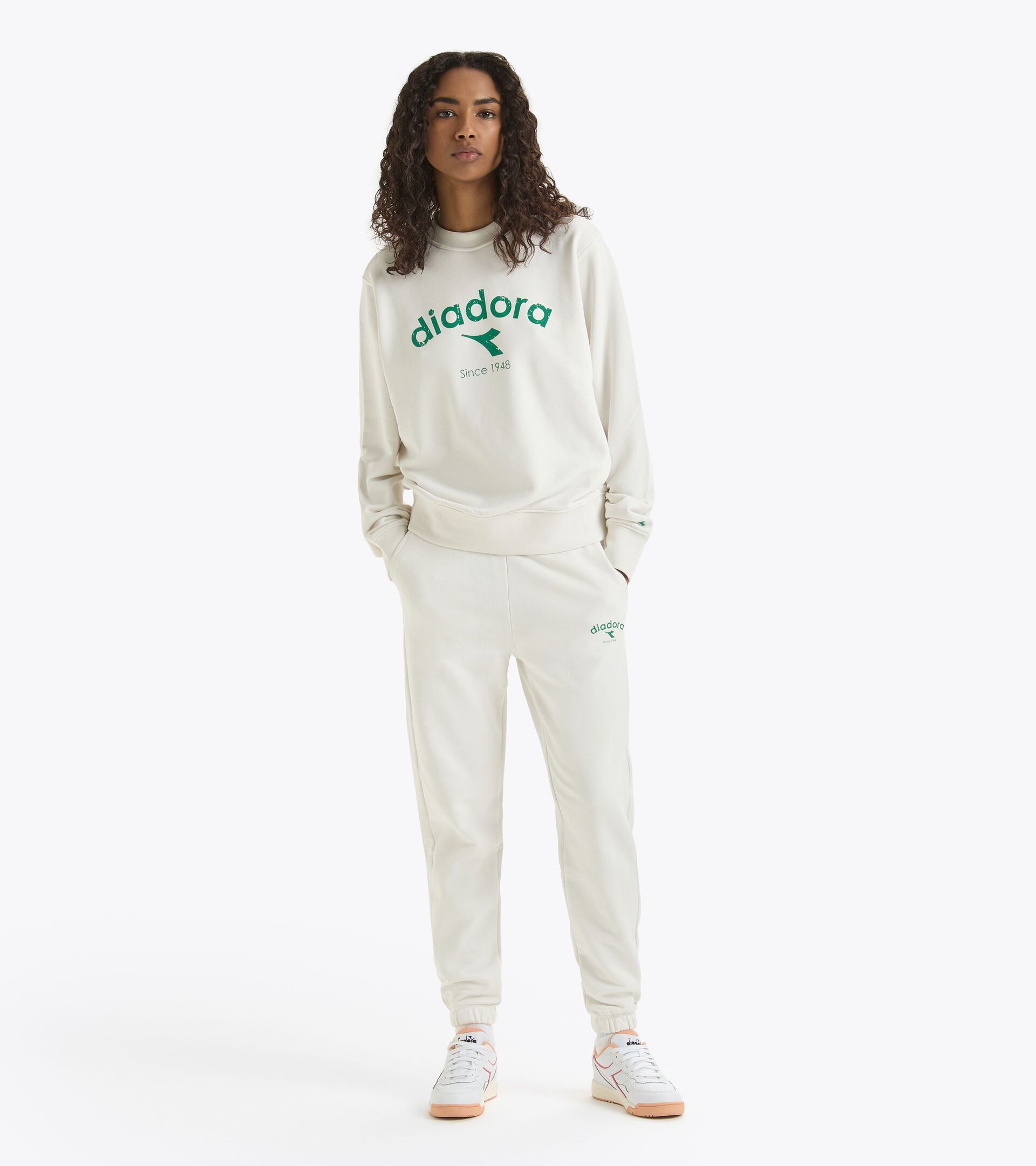 Crewneck sweatshirt - Gender Neutral
 SWEATSHIRT CREW ATHL. LOGO WHITE MILK - Diadora
