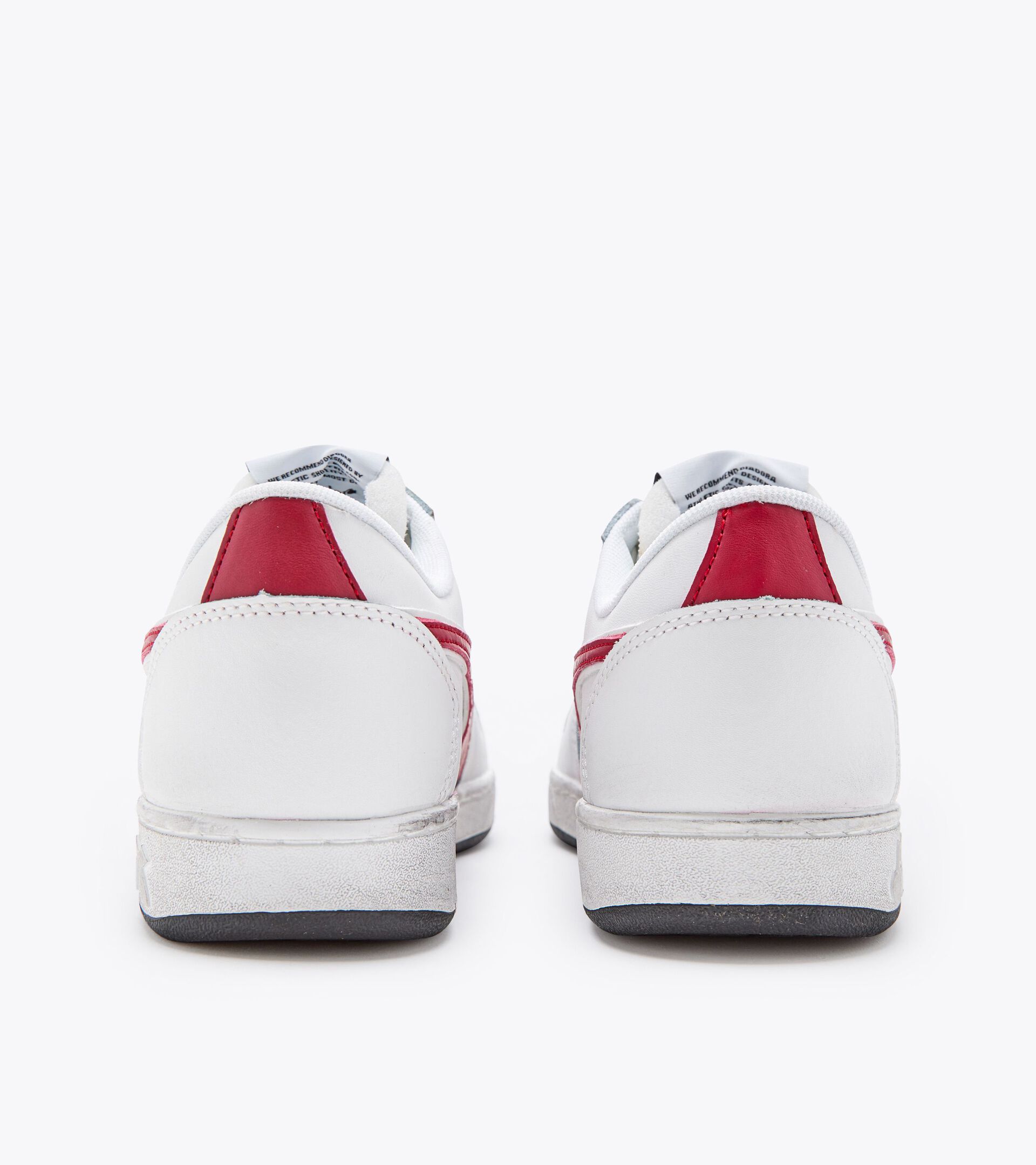 Sporty sneakers - Unisex MAGIC BASKET LOW ICONA WHITE/CHILI PEPPER - Diadora