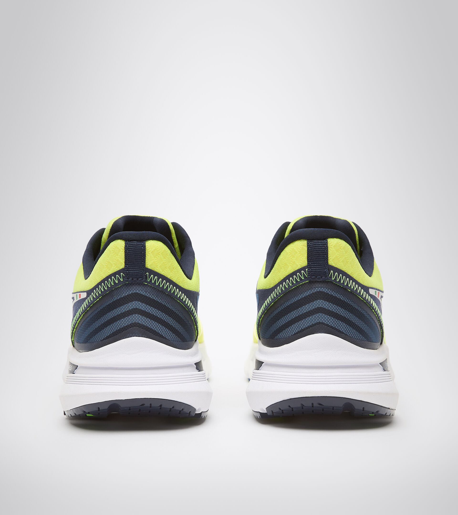 Running shoes - Men MYTHOS BLUSHIELD VOLO 2 NEON YELLOW/WHITE/BLACK IRIS - Diadora