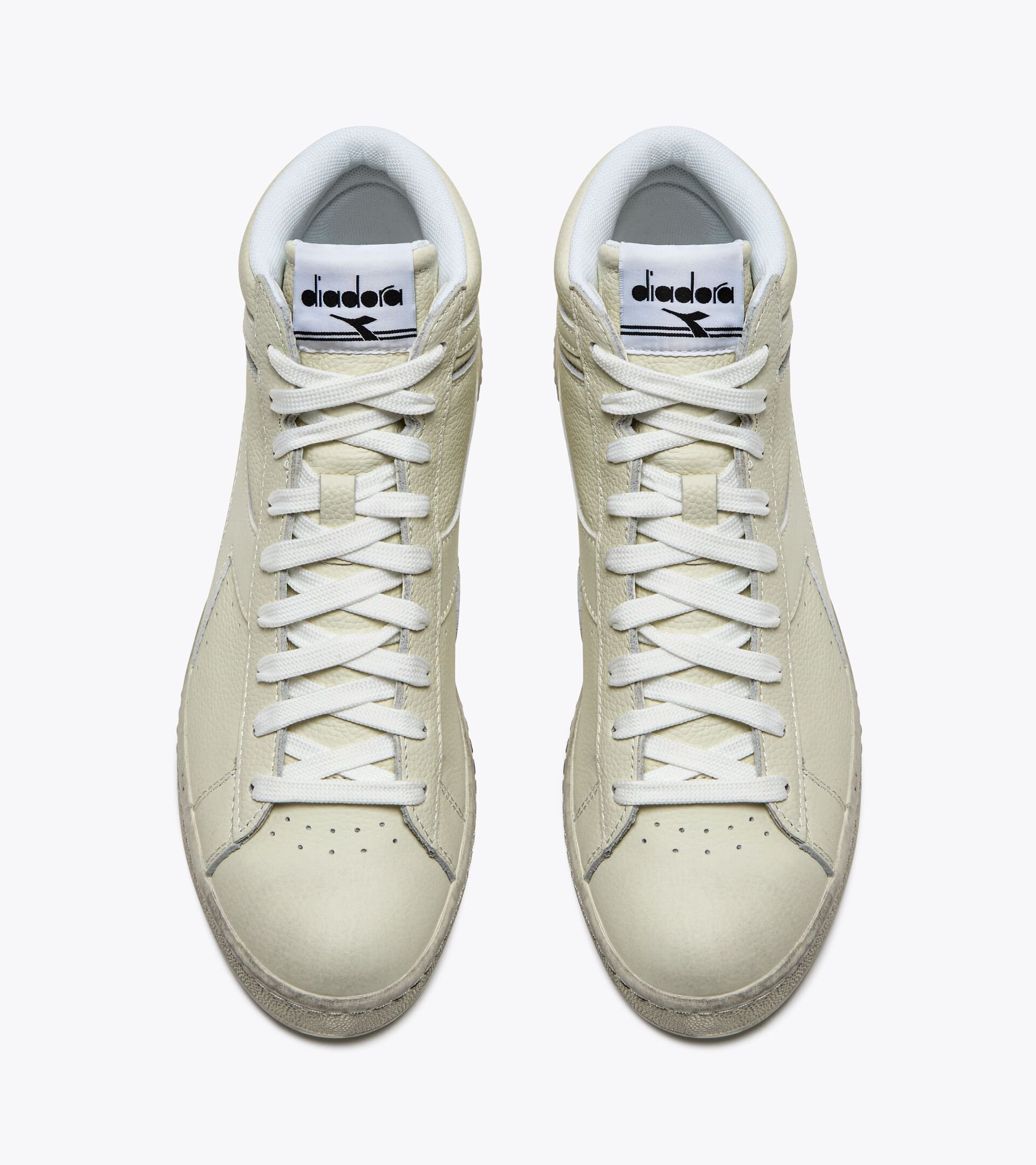 Sporty sneakers - All-Gender GAME L HIGH WAXED WHITE/WHITE/WHITE - Diadora