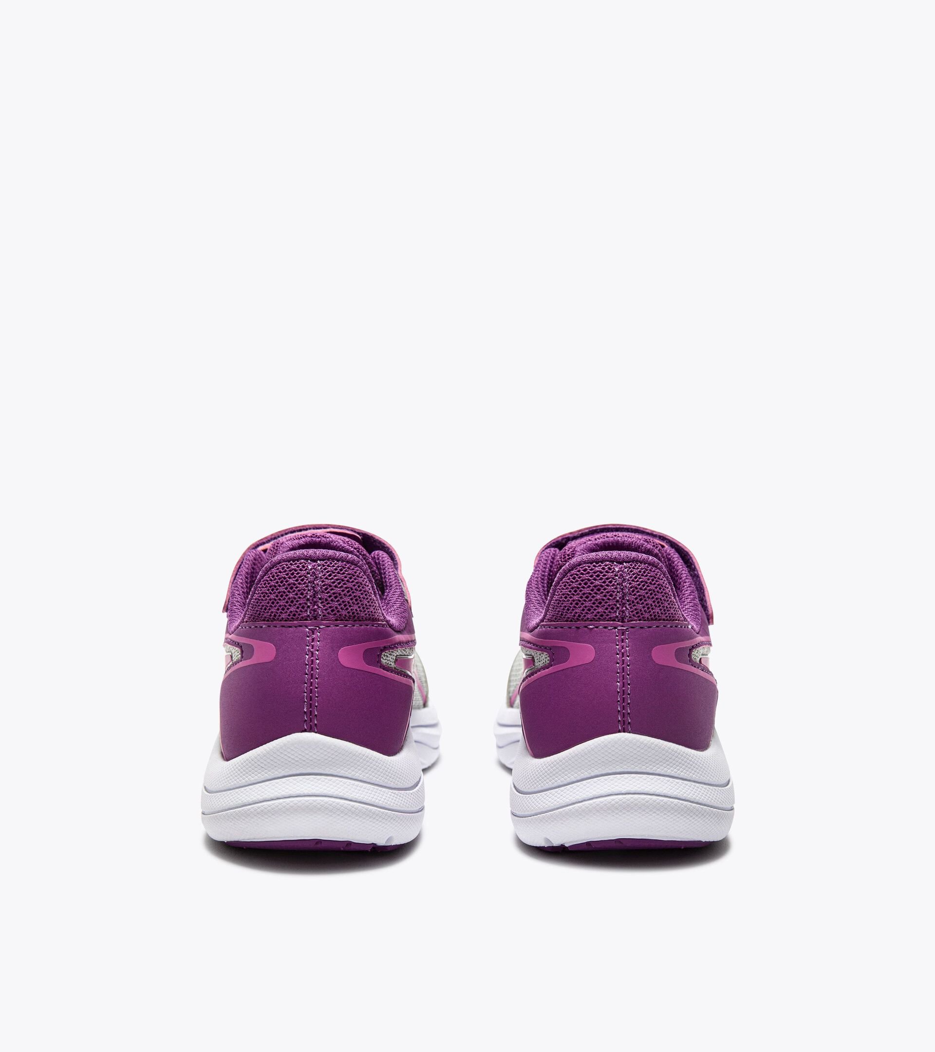Running shoe - Double lacing system - Junior
SNIPE 3 JR SILVER DD/ROSE VIOLET - Diadora