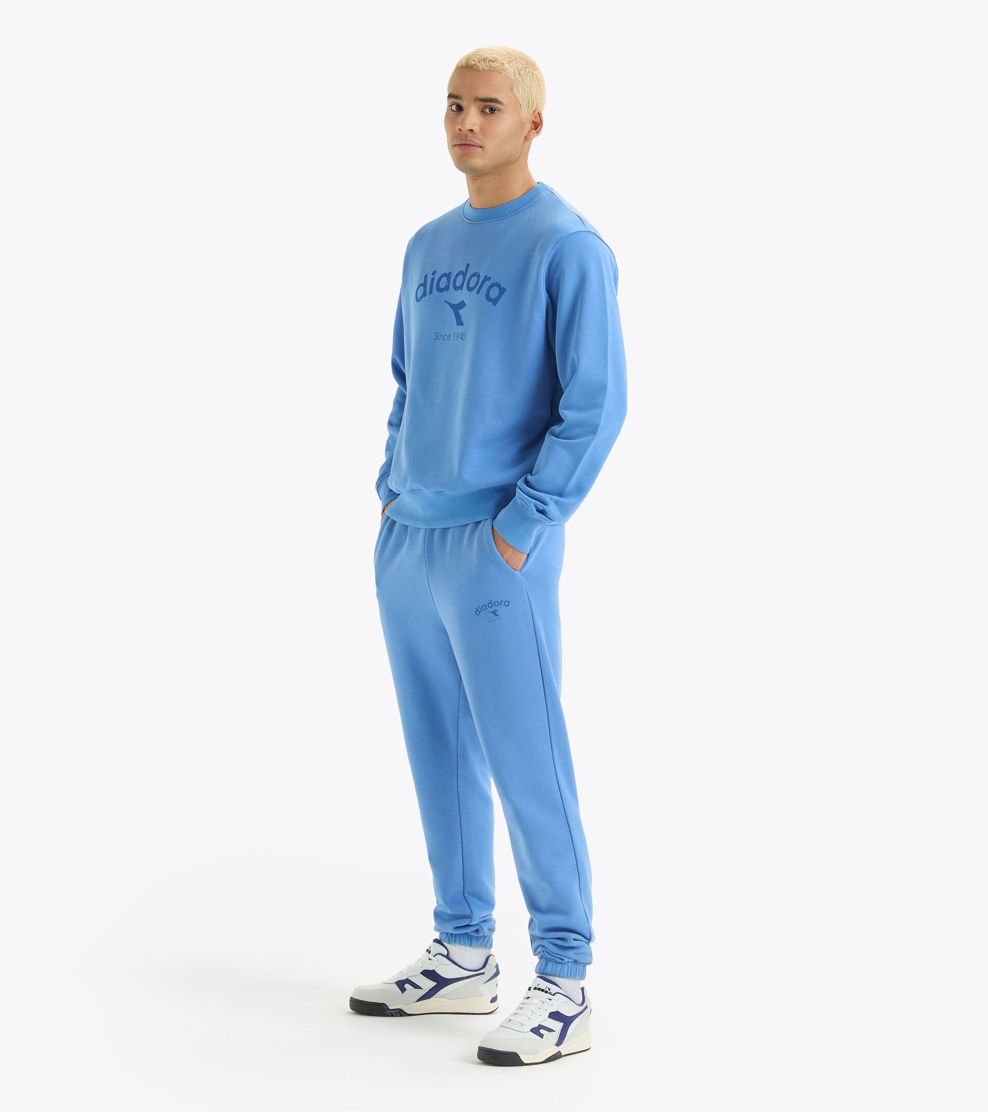 Crewneck sweatshirt - Gender Neutral
 SWEATSHIRT CREW ATHL. LOGO PACIFIC COAST - Diadora
