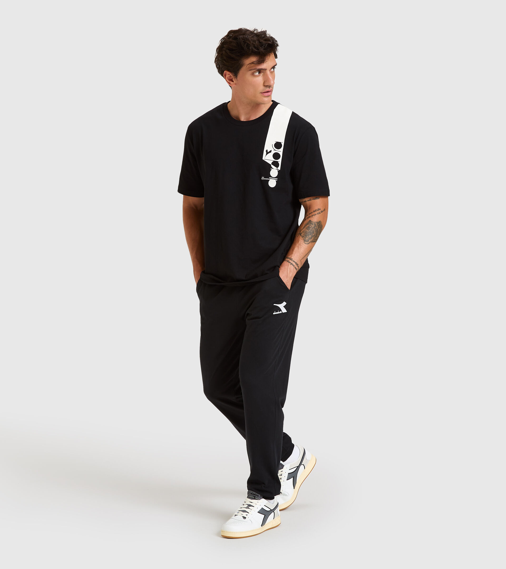 T-shirt - Unisex T-SHIRT SS ICON DARK SMOKE/WHITE/BLUE FLUO - Diadora