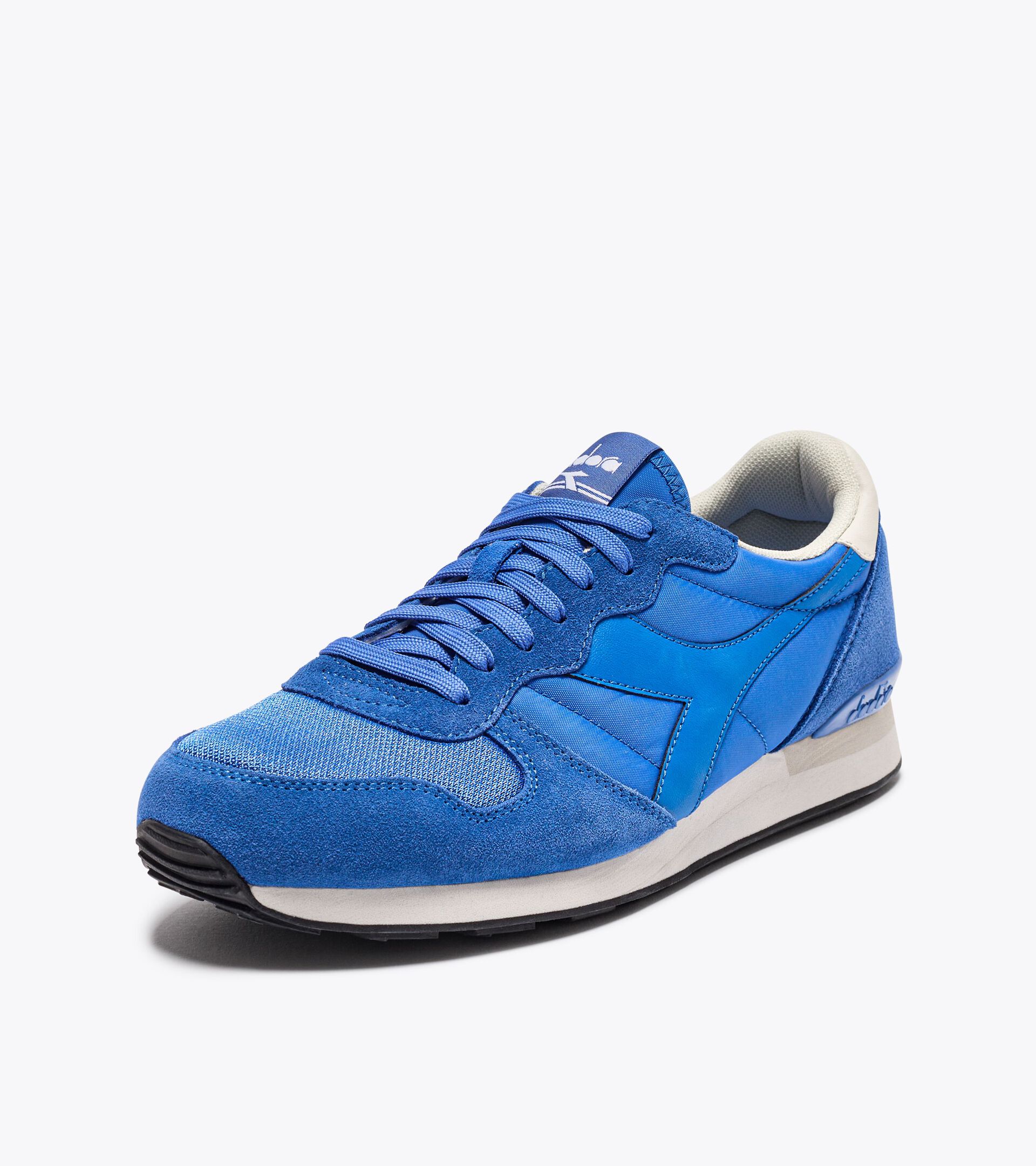 Sporty sneakers - Gender neutral CAMARO OPTICAL WHITE/DEJA VU BLUE - Diadora