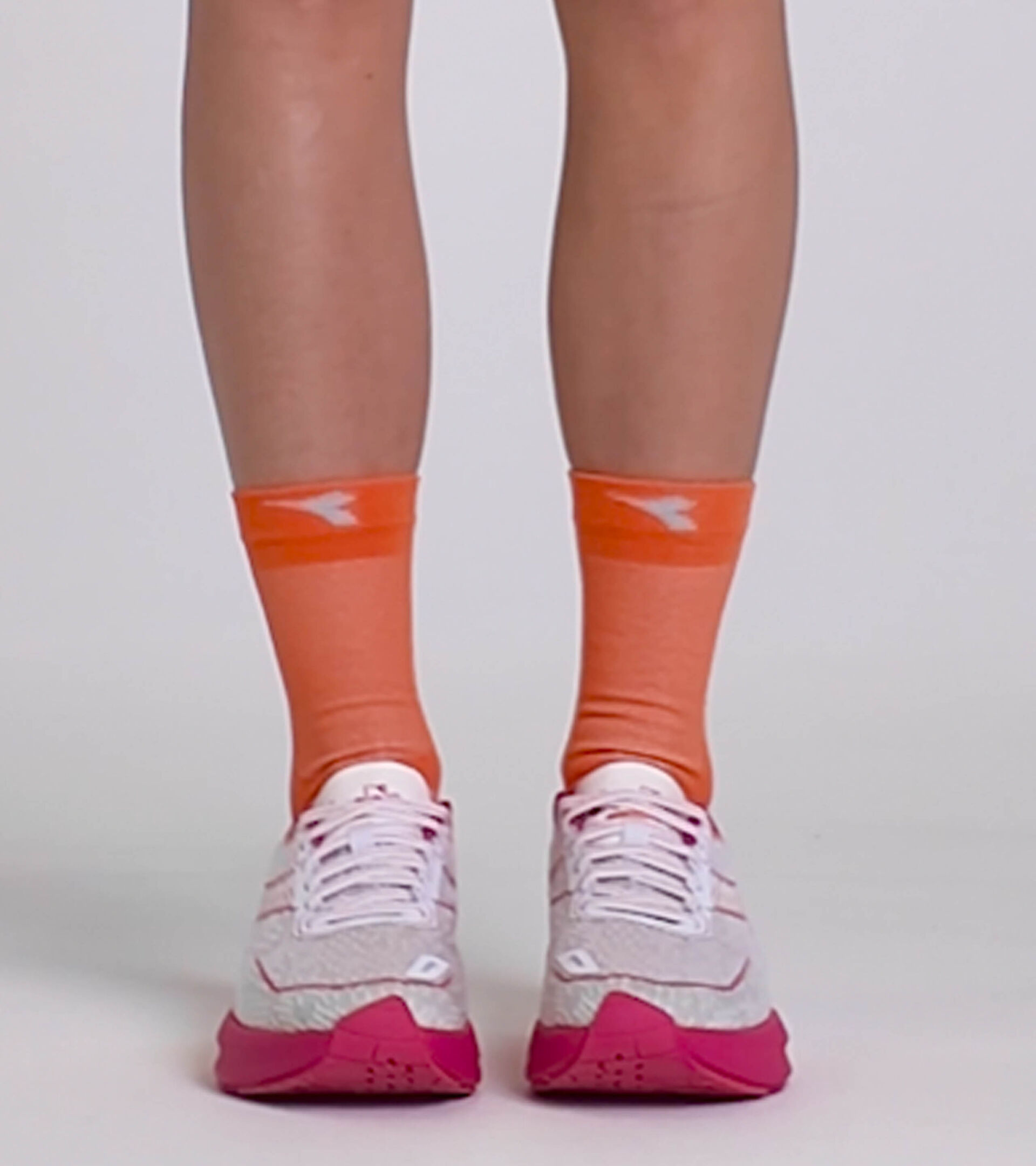 Chaussures de running - Stabilité et légèreté - Femme MYTHOS BLUSHIELD VOLO 5 W WHITE/FANDANGO PINK/NECTARINE - Diadora