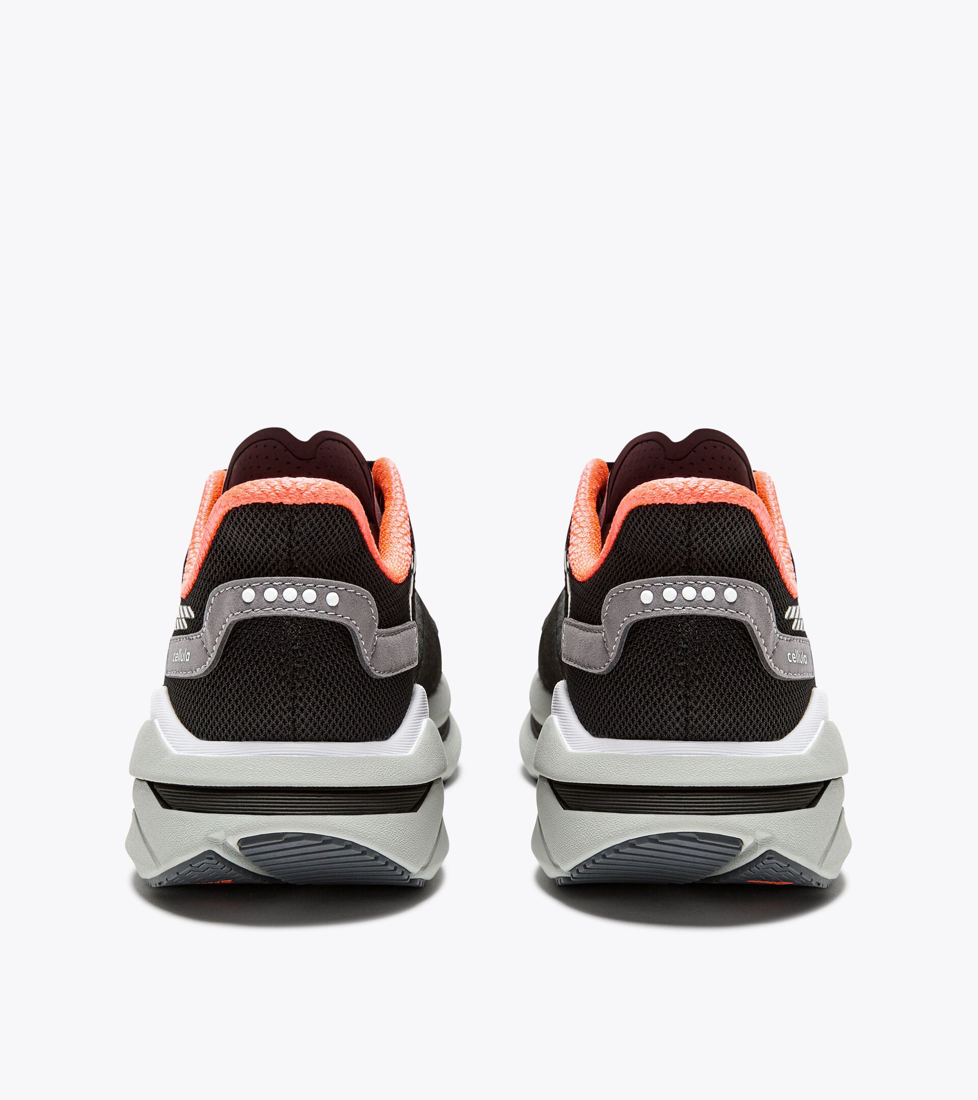 Running shoe - Comfort and stability - Women’s
CELLULA W BLACK/SILVER - Diadora