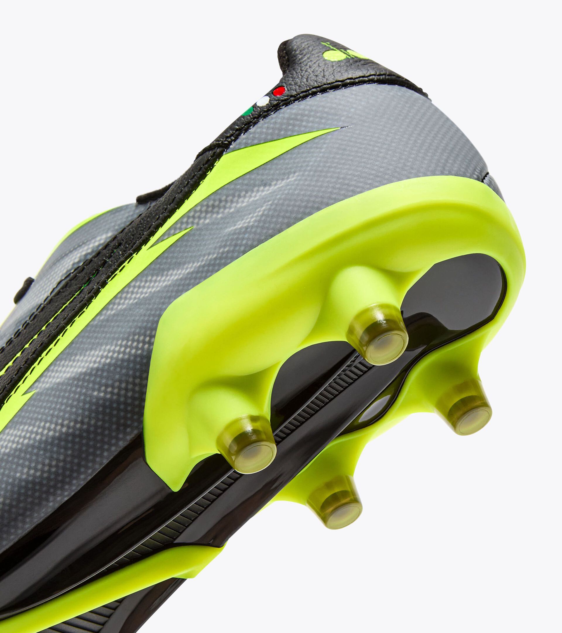 Chaussures de football en cuir pour terrains compacts - Made in Italy - Pour tous les genres MAXIMUS ICON SUPERVELOCE ITA SLX NOIR/JAUNE FLUO DIA - Diadora