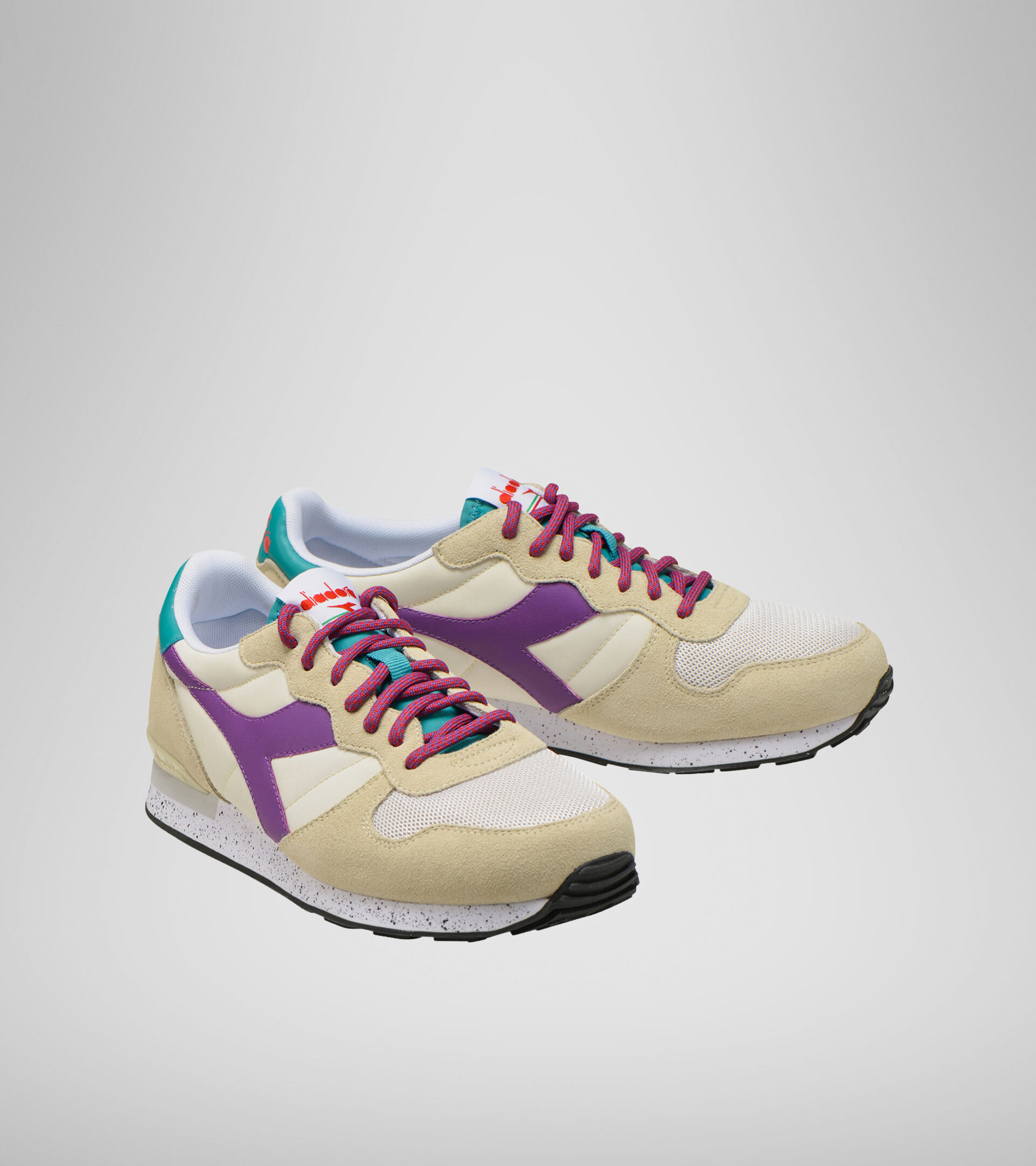 Footwear Sportswear UNISEX CAMARO OUTDOOR BLANCA OSTRA Diadora