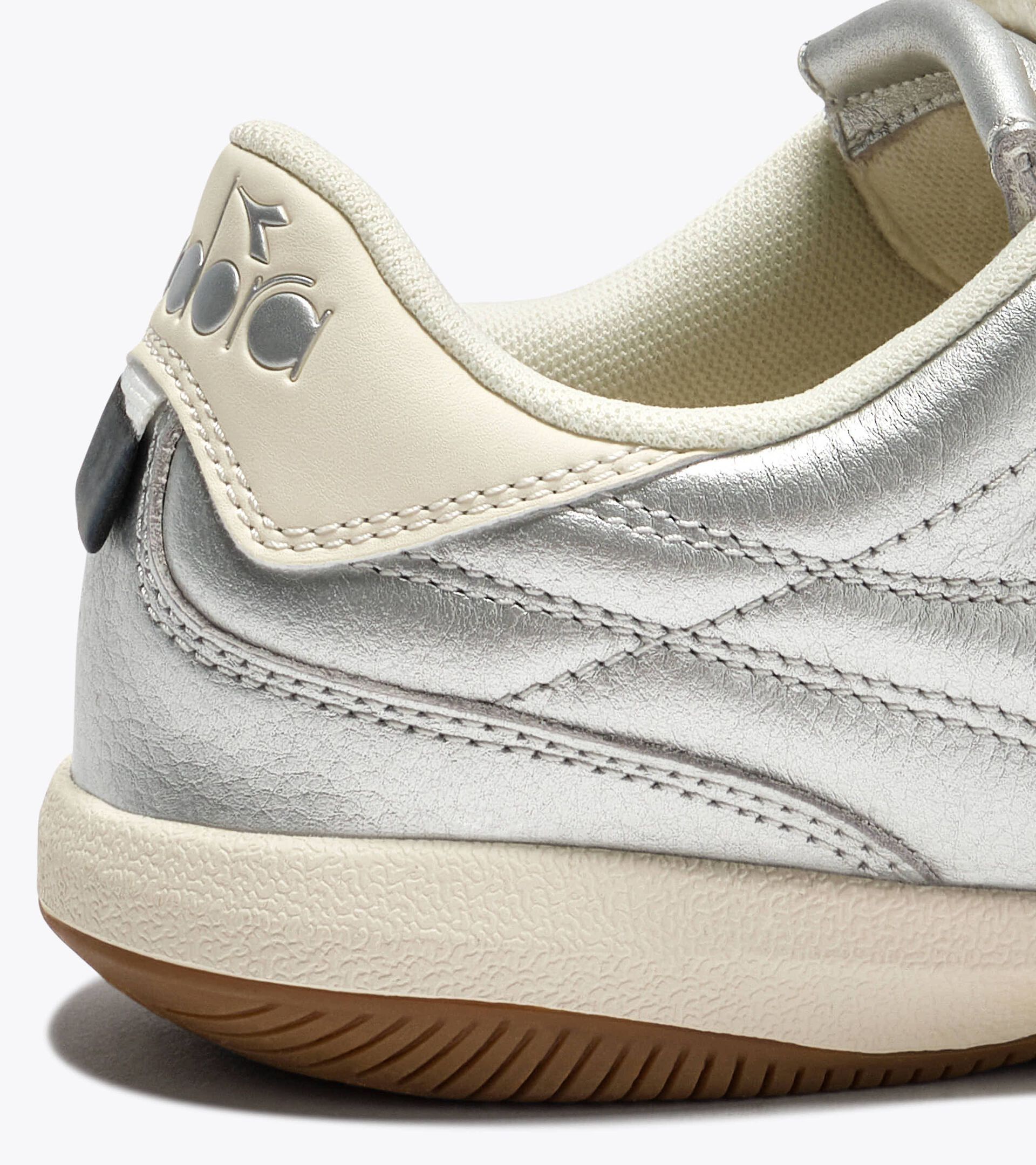 Terrace sneakers in laminated leather - All-gender
 GOLD INDOOR METALLIC SILVER - Diadora