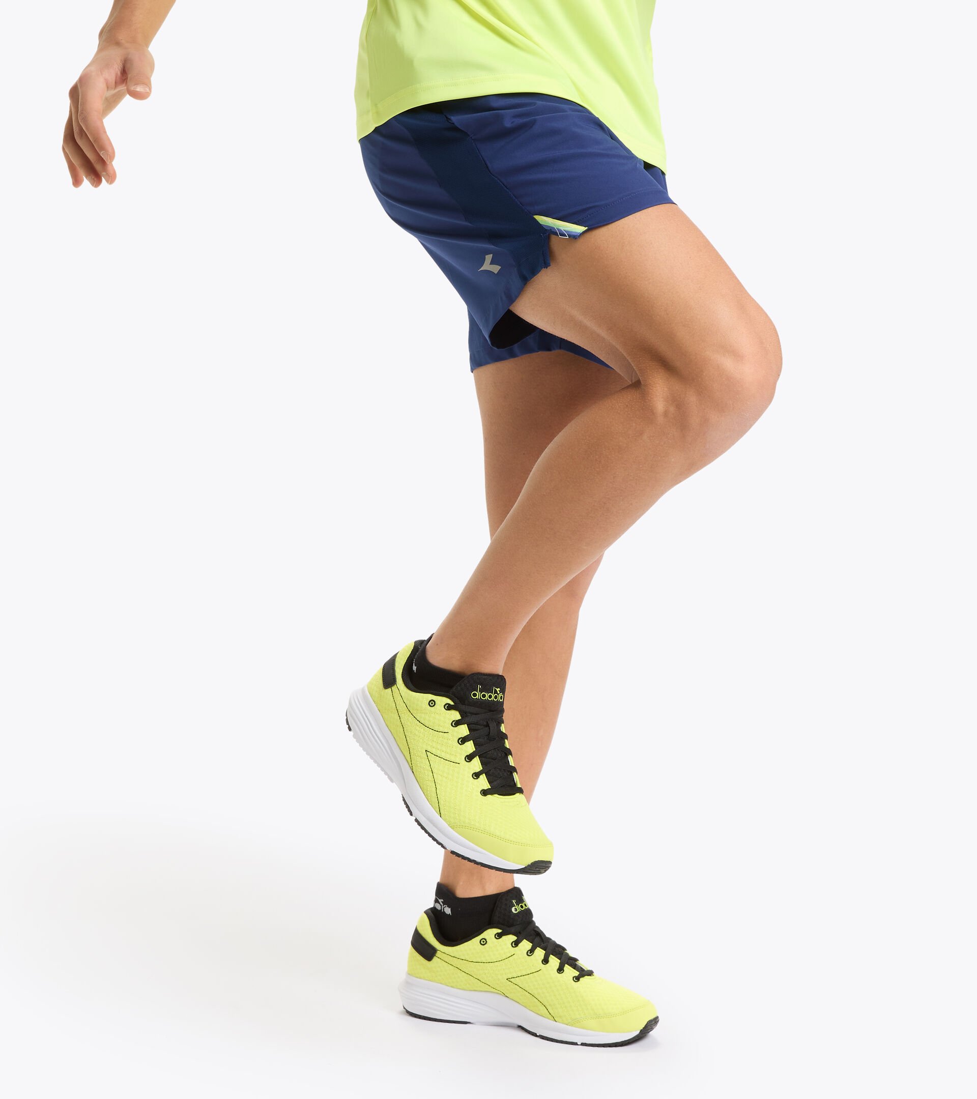 Pantalones cortos para correr - Hombre  MICROFIBER SHORTS 12,5 CM AZUL FINCA - Diadora