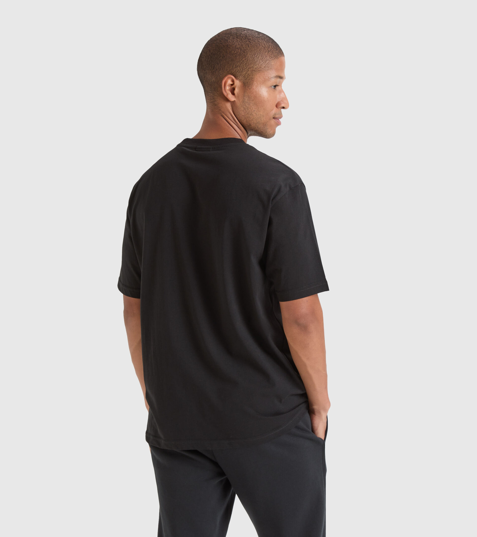 Throwback sports T-shirt - Unisex T-SHIRT SS MESSAGE BLACK - Diadora
