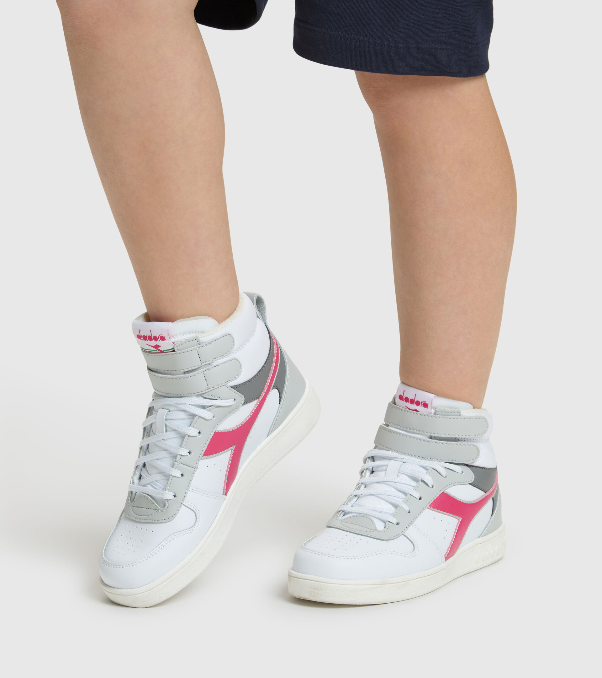 Sports shoes - Youth 8-16 years MAGIC BASKET MID GS WHT/FROST GRY/RASPBERRY SORBET - Diadora