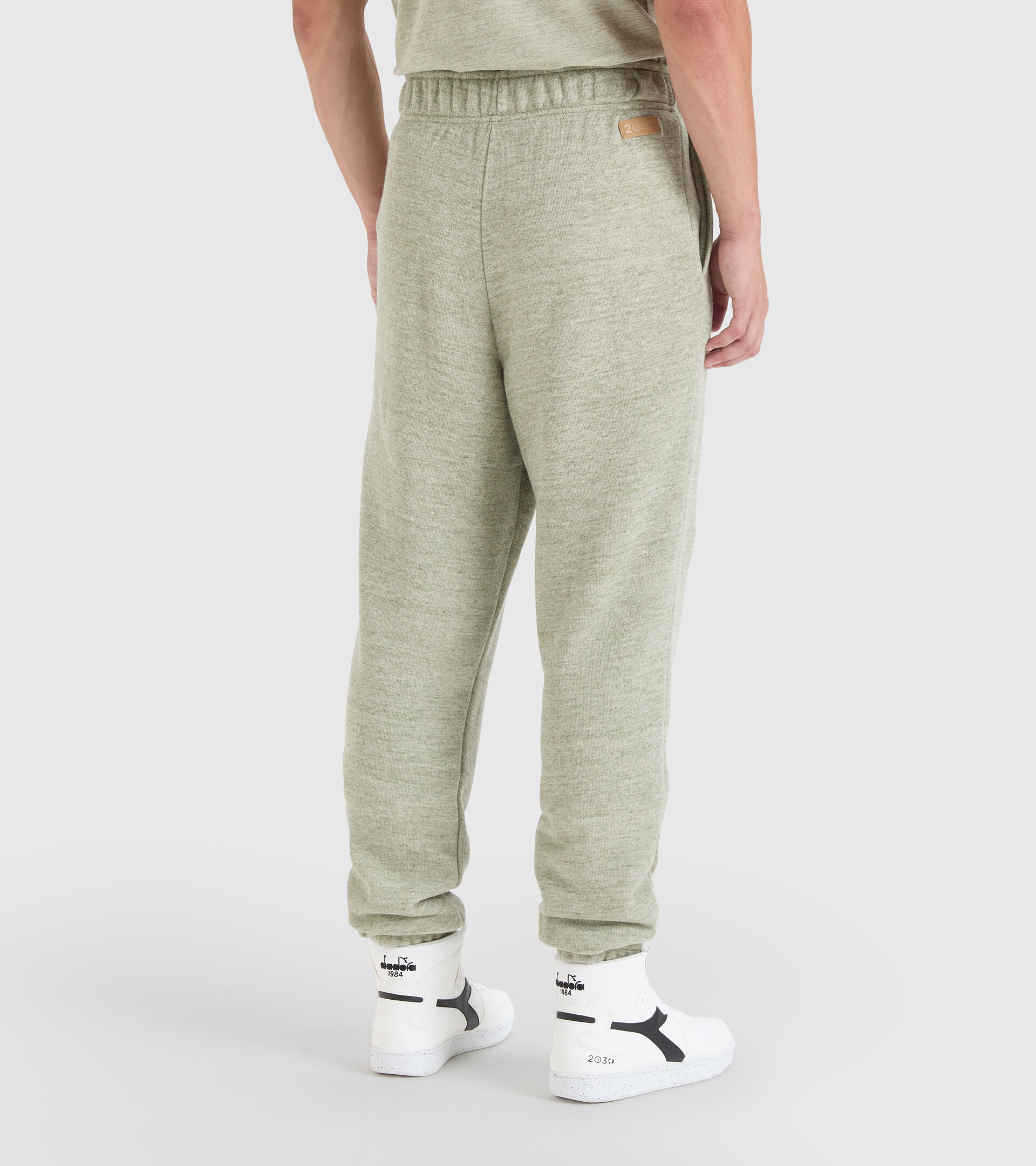 Pantalon de sport - Unisexe PANT MANIFESTO 2030 MELANGE VERT DESERT SAUGE - Diadora