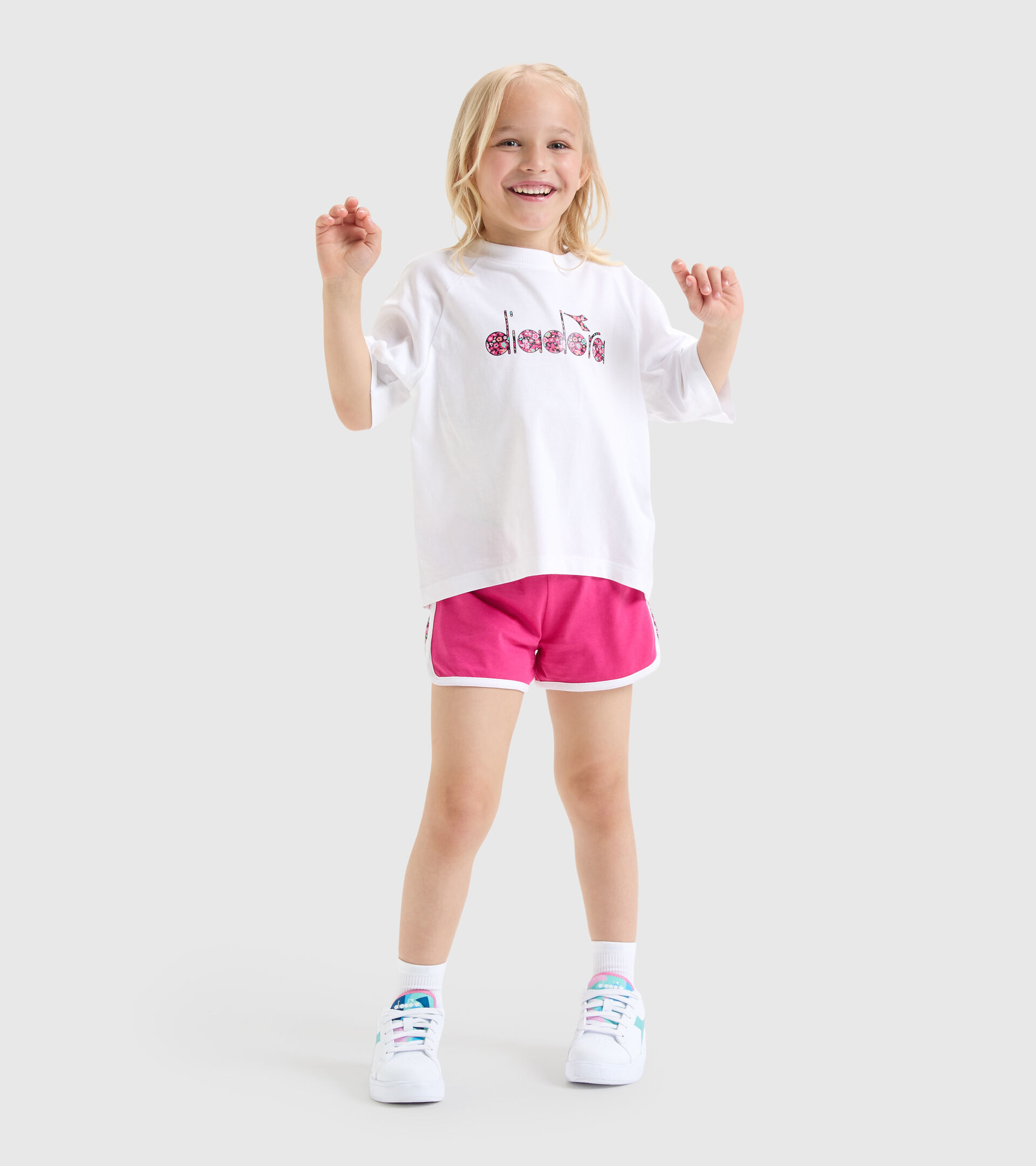 Cotton sports shorts - Girls JG.SHORT BLOSSOM SHOCKING PINK - Diadora