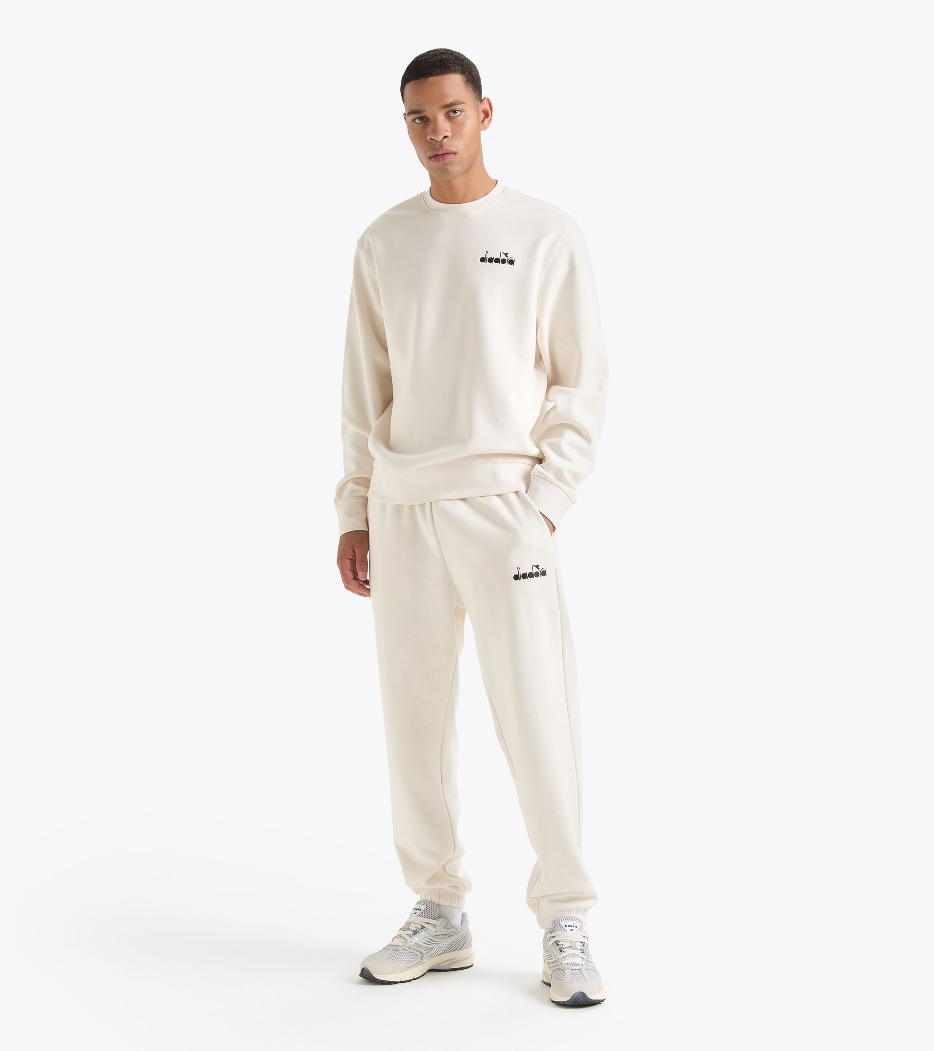 Sporty sweatshirt - All-Gender SWEATSHIRT CREW ROUTE WHITE ALYSSUM - Diadora
