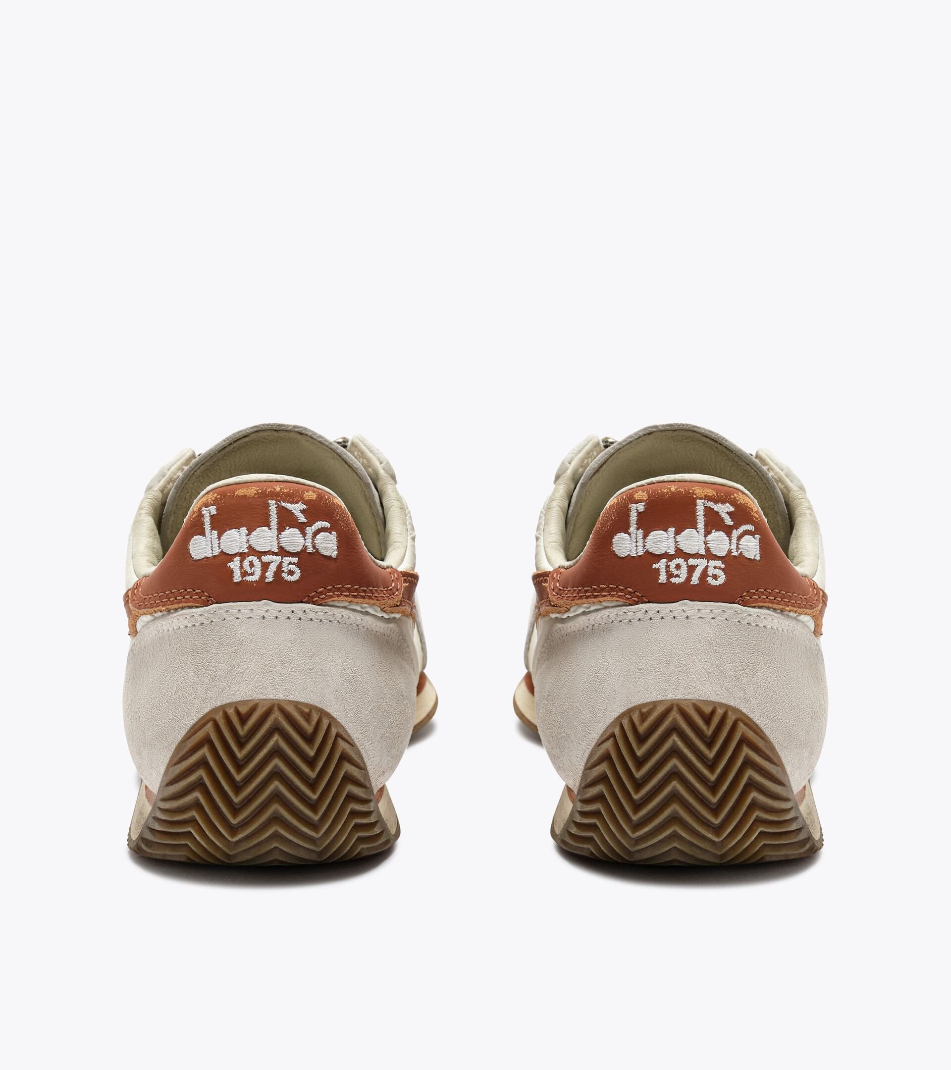 Suede leather Heritage Sneaker - All-gender EQUIPE VELA SW WHITE - Diadora