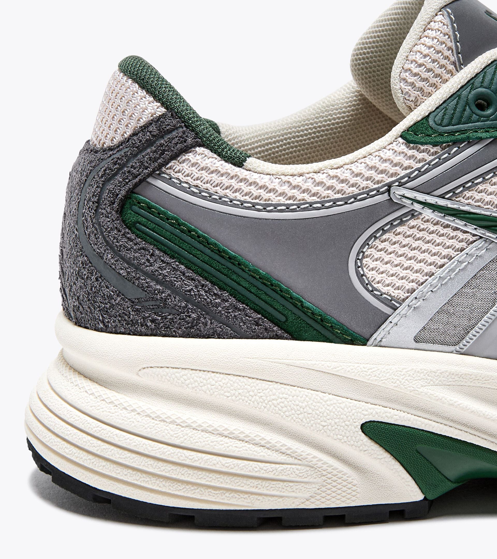 Sports sneakers - All-Gender
 MYTHOS STAR LIGHT GREY/METALLIC - Diadora