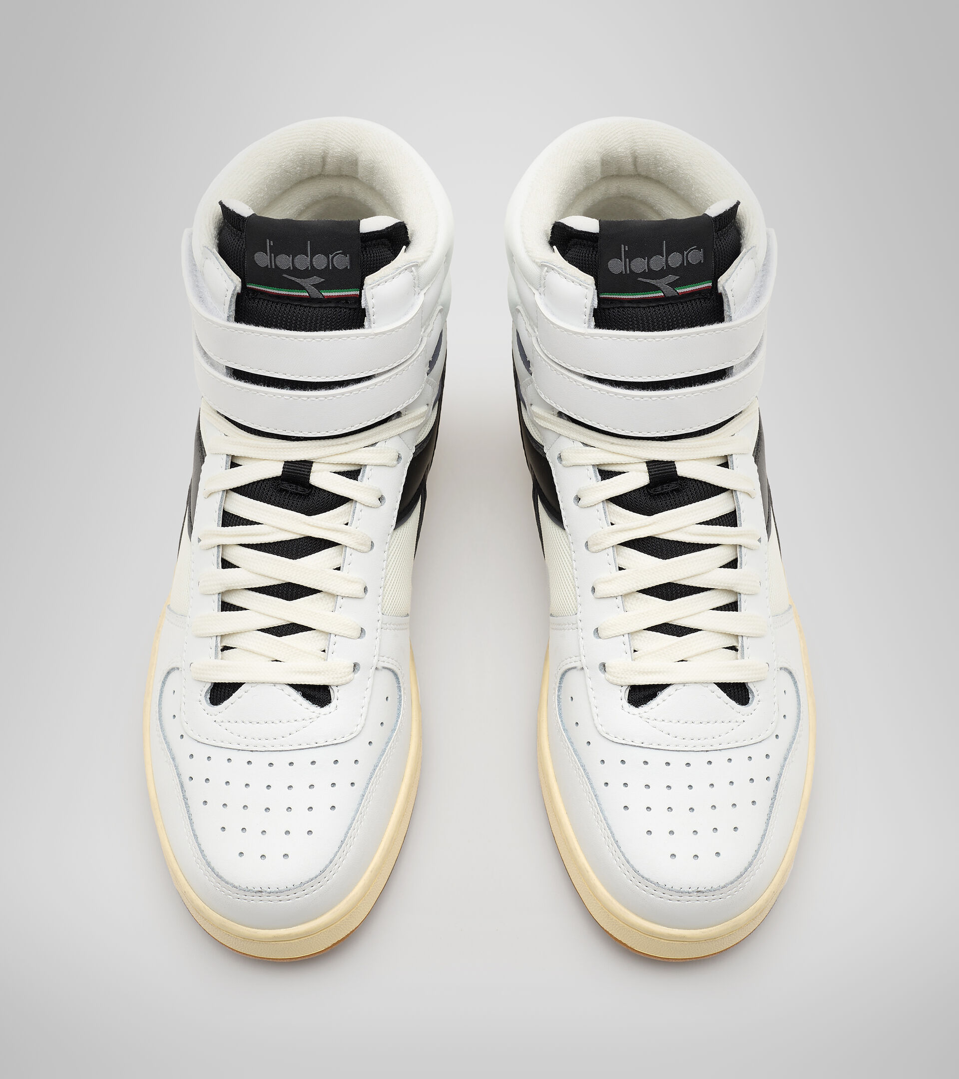 Sports shoe - Unisex MAGIC BASKET MID ICONA WHITE/BLACK - Diadora