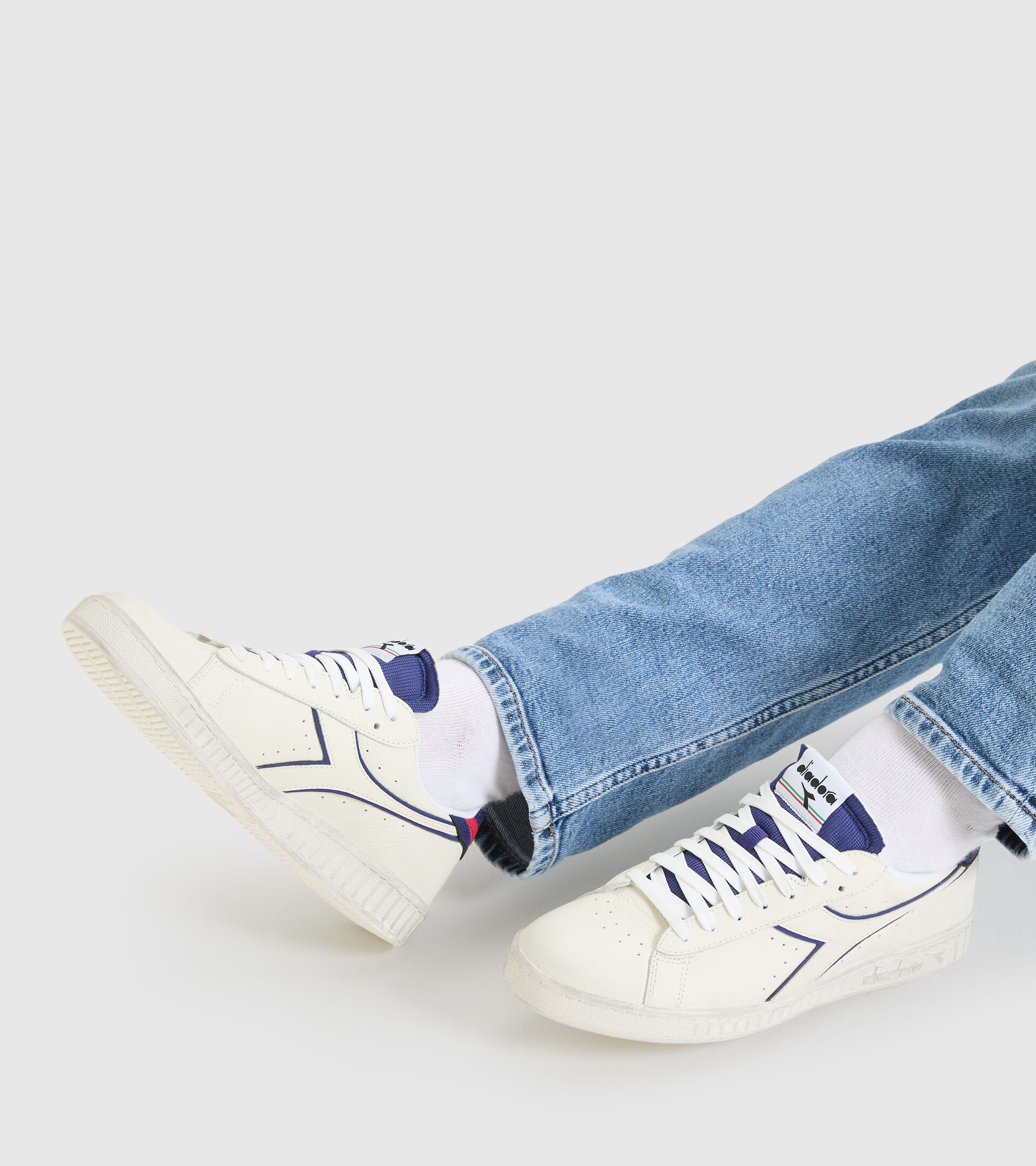 Sports shoe - Unisex GAME L LOW ICONA WHITE/BLUE PRINT - Diadora