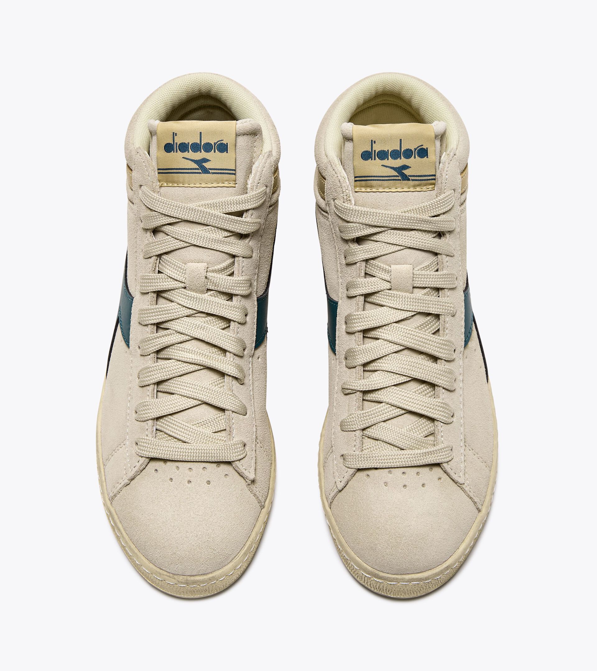 Sporty sneakers - All-Gender GAME L HIGH SUEDE WAXED CLOUD CREAM - Diadora