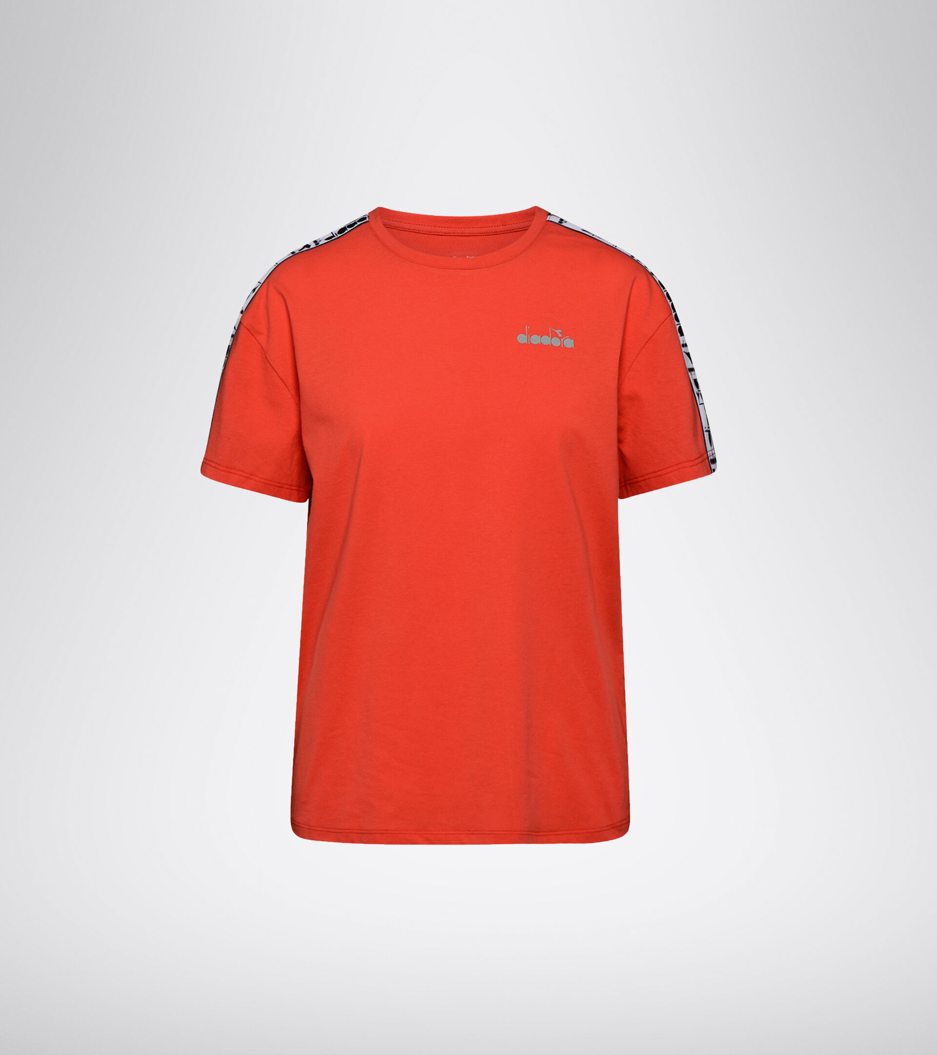 Training T-shirts - Women L. SS T-SHIRT PLUS BE ONE LIVELY HIBISCUS RED - Diadora
