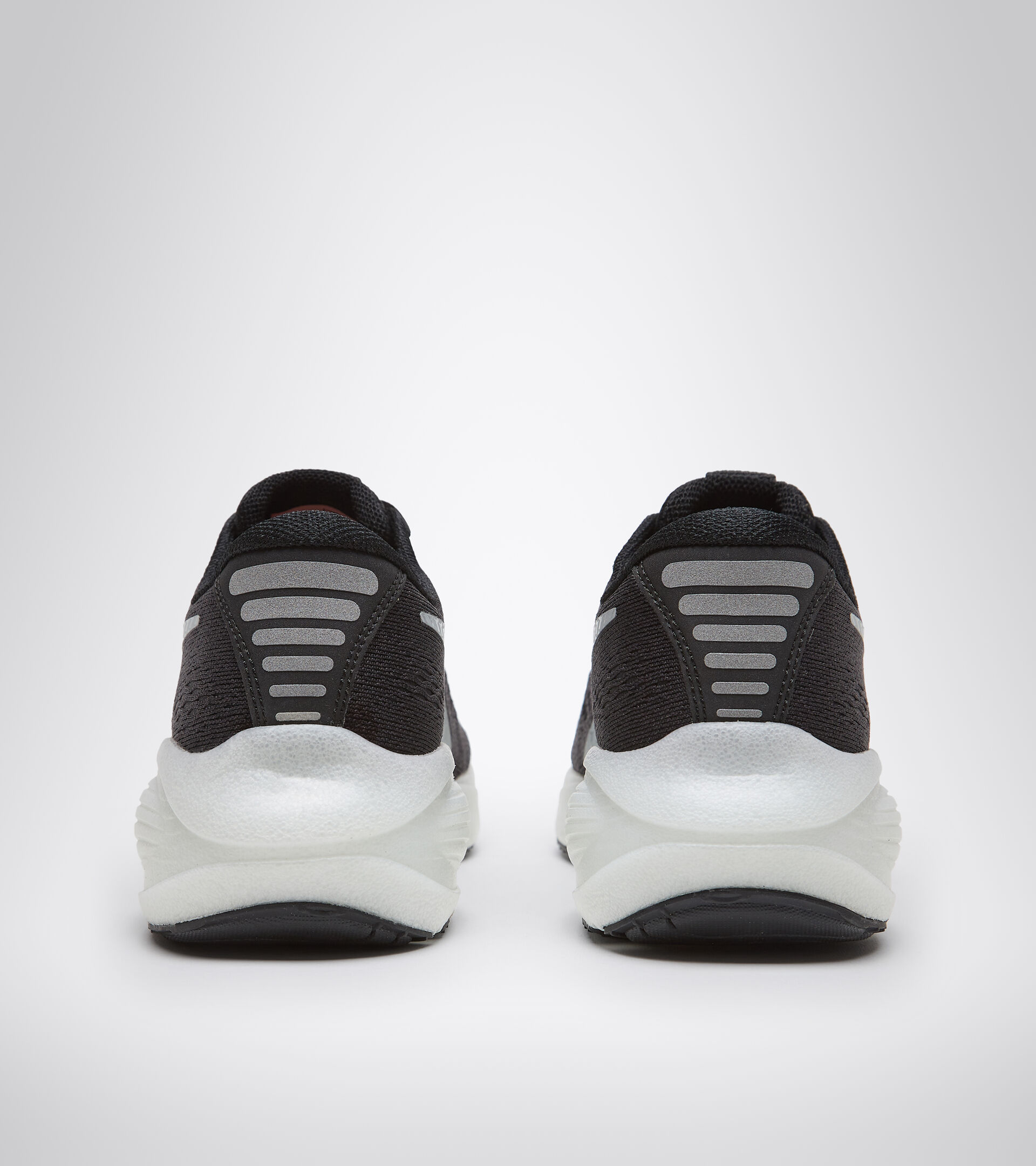 Running shoes - Women FRECCIA W BLACK/SILVER - Diadora