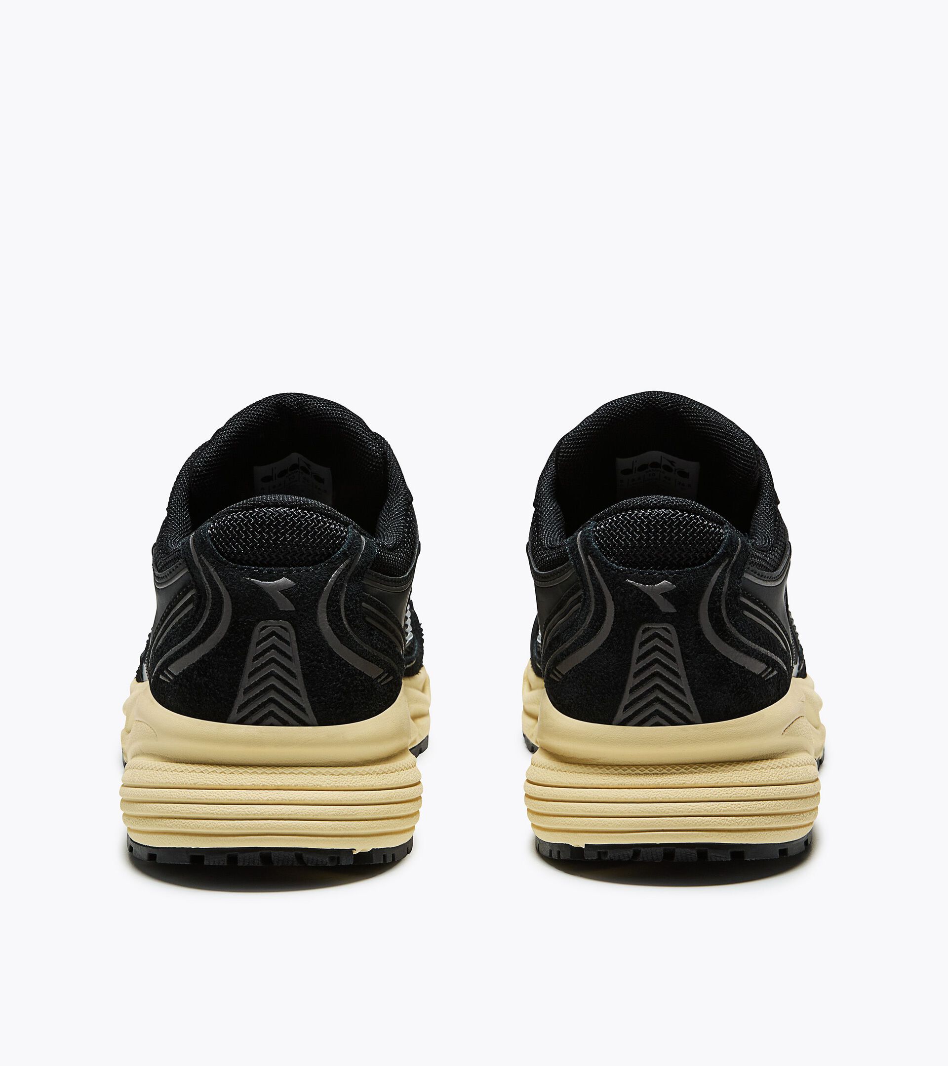 Sports sneakers - All-Gender
 MYTHOS STAR BLACK /RAIN FOREST - Diadora