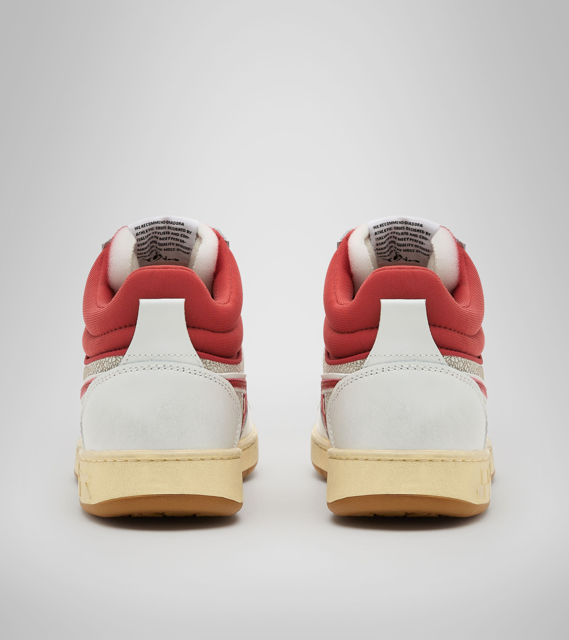 Sports shoe - Unisex MAGIC BASKET DEMI CUT ICONA WHITE/CHILI PEPPER - Diadora