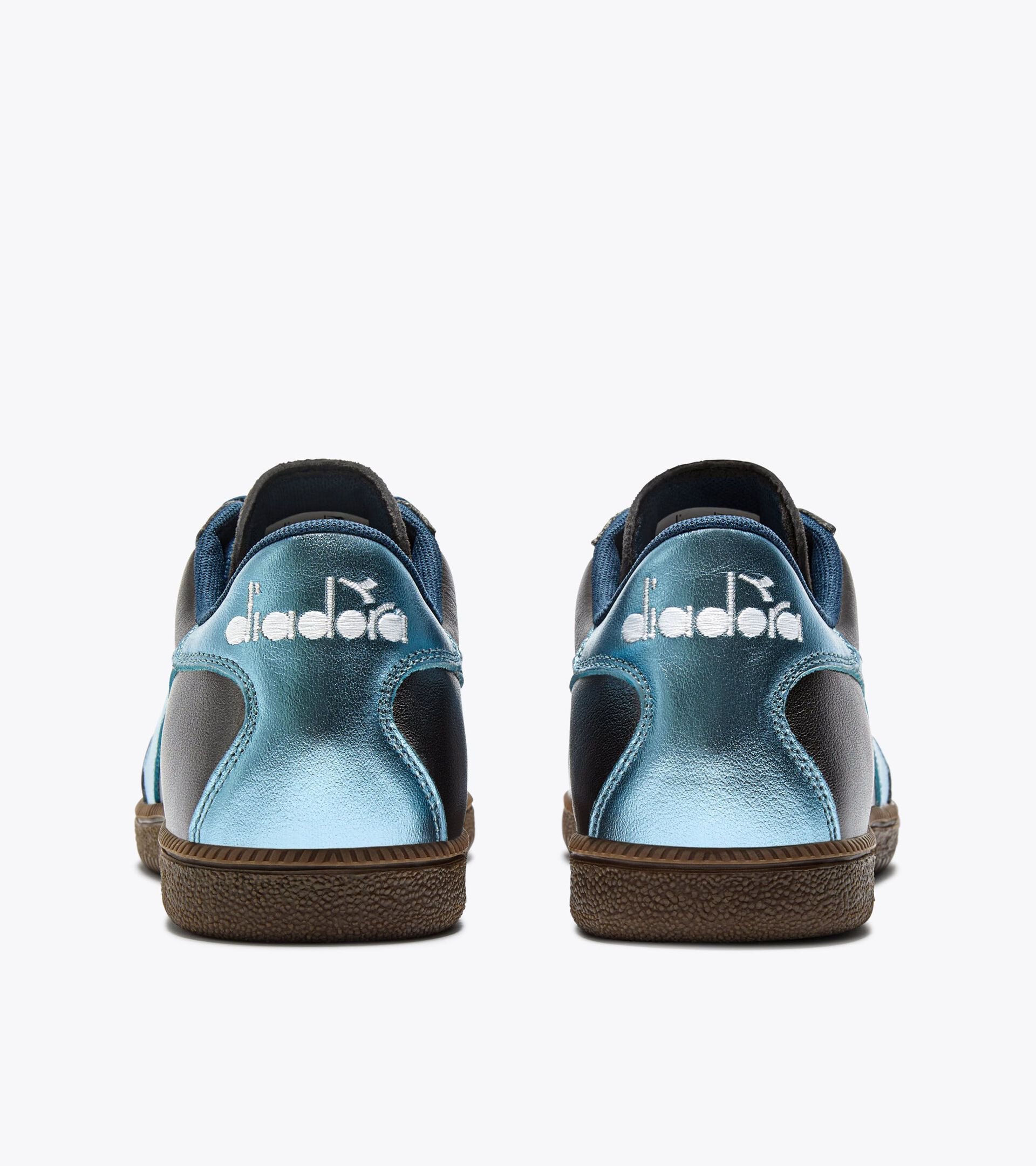 Zapatilla de piel metalizada - Para todos los géneros
 TRAINER METALIZED GARGOLA - Diadora