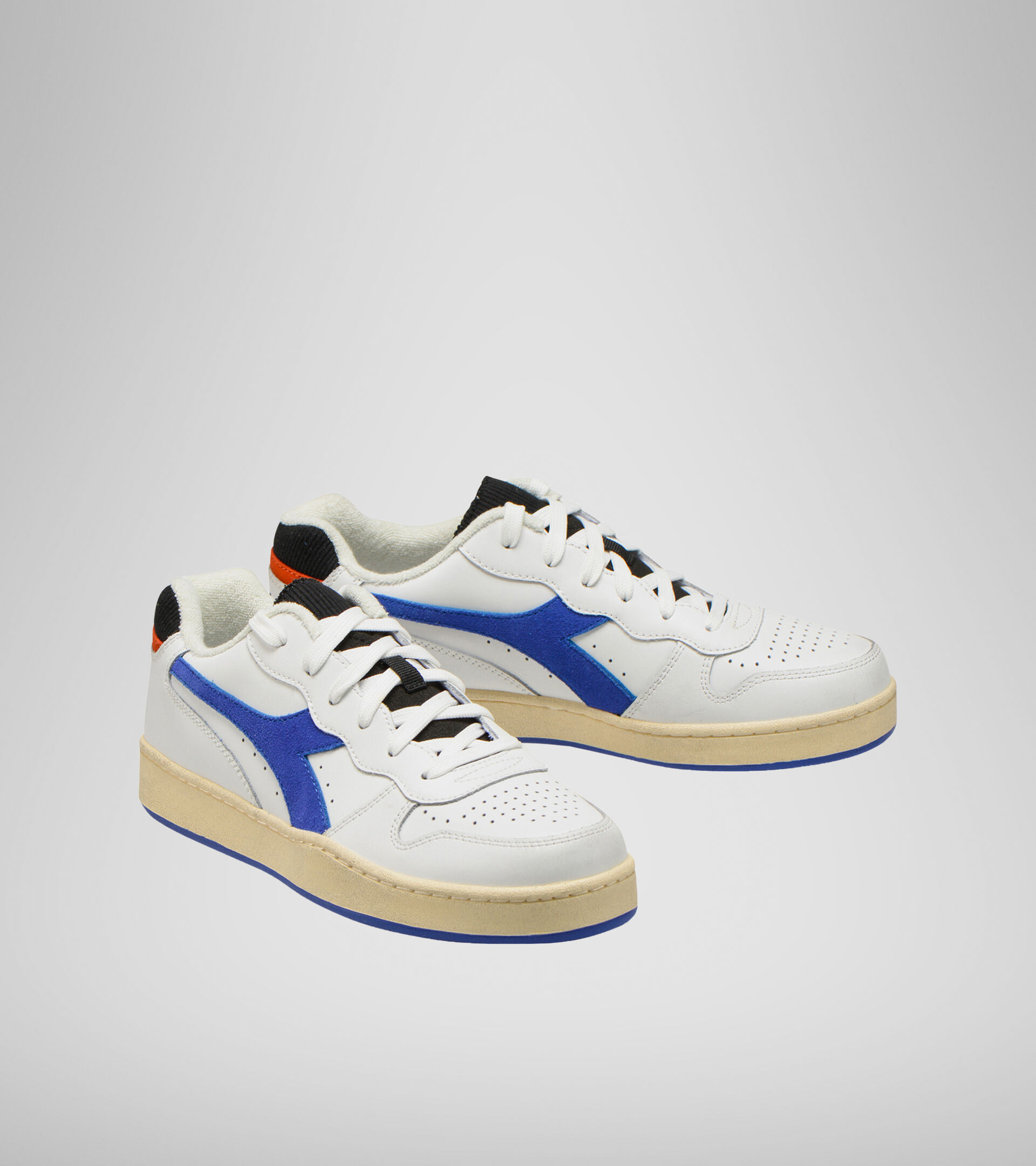 Sports shoe - Unisex MI BASKET LOW ICONA WHITE/AMPARO BLUE/ORANGEADE - Diadora