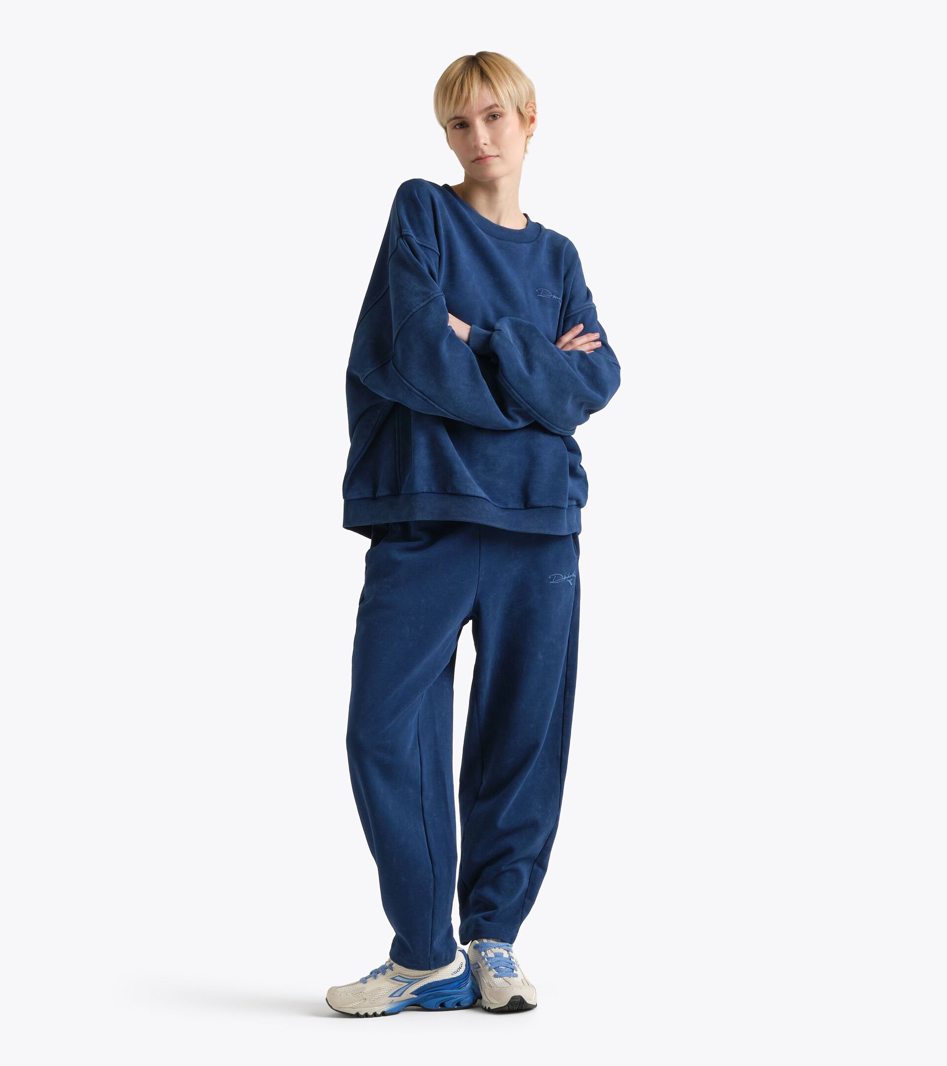 Sweat-shirt en coton &eacute;pais style r&eacute;tro - Femme
 L. SWEAT AVENUE LAB BLU PIVOINE - Diadora