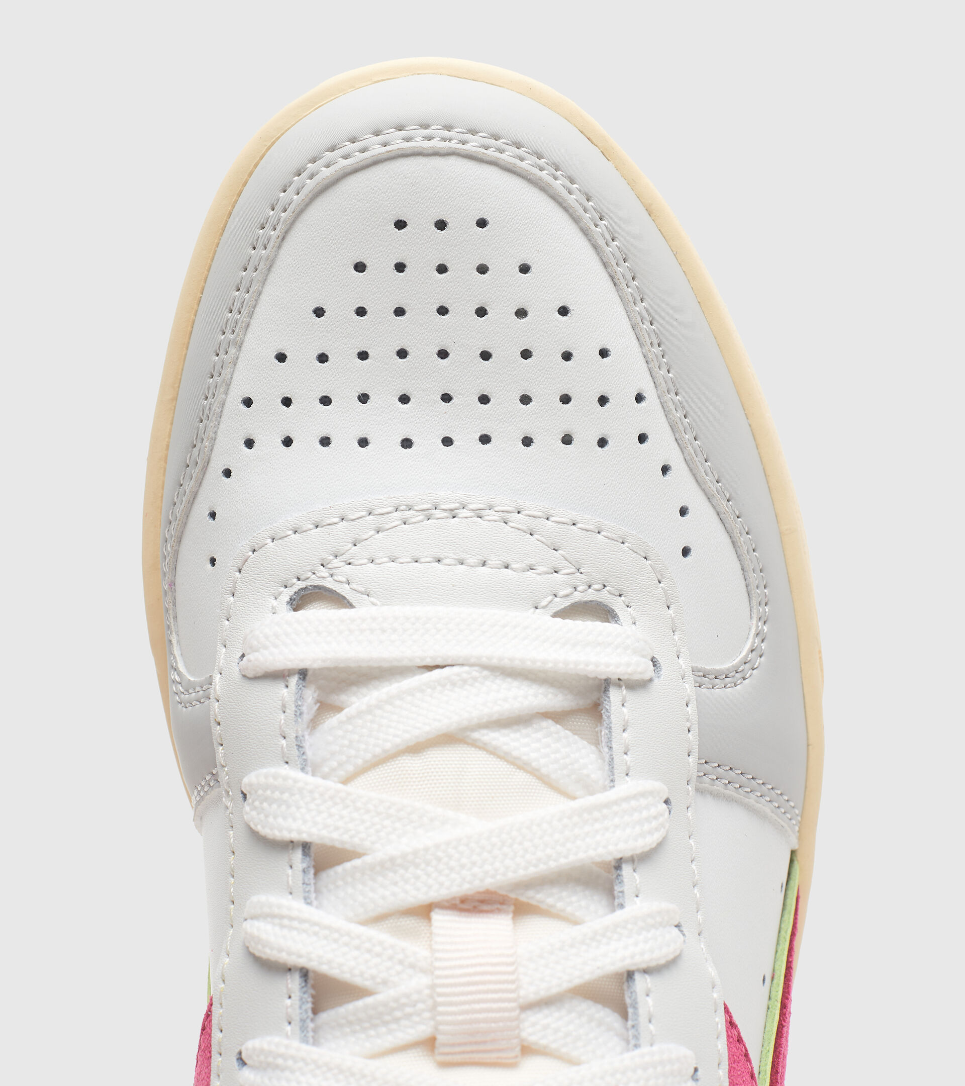 Sports shoes - Women MAGIC BASKET LOW WN WHITE/LUNAR ROCK - Diadora