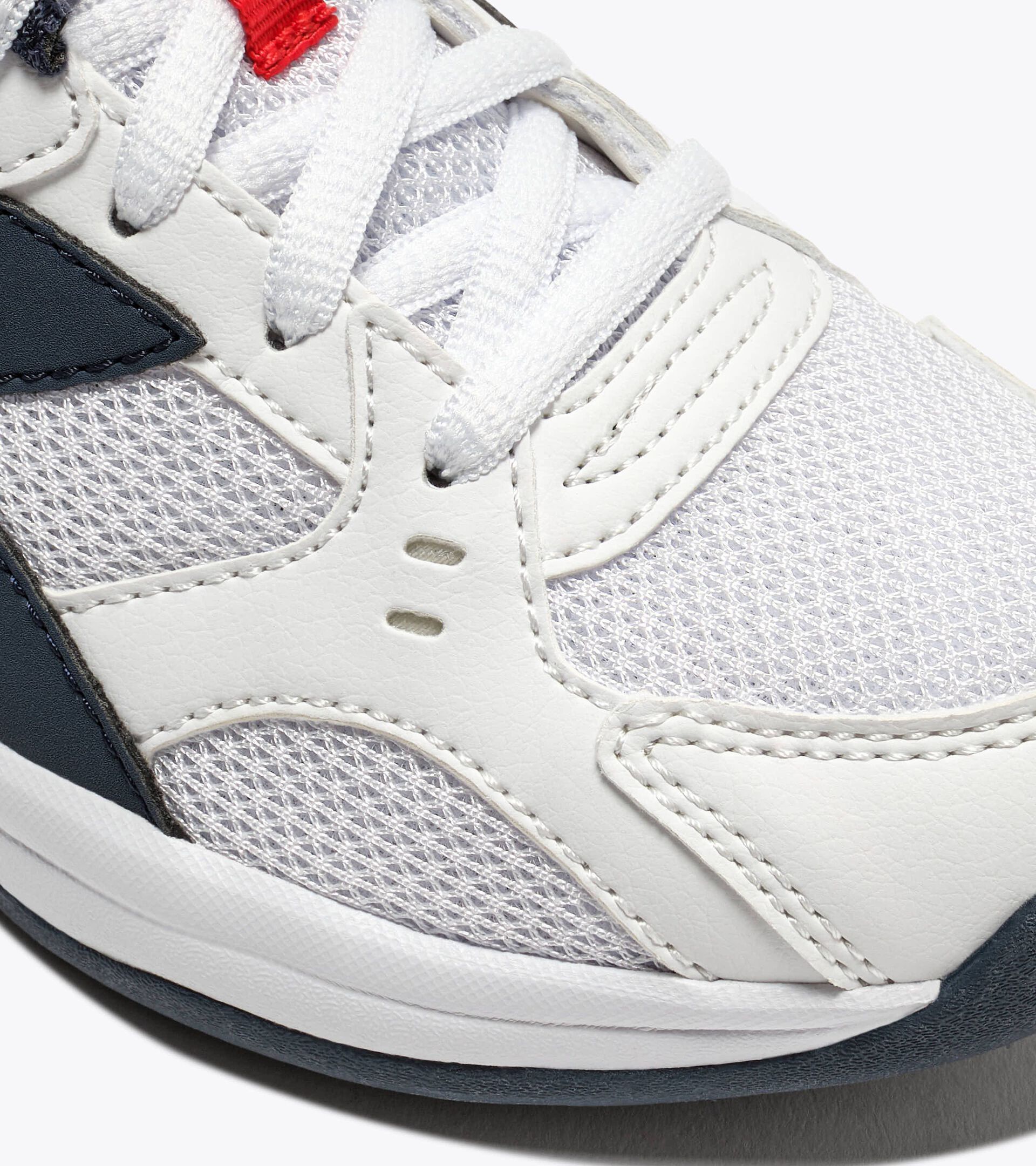 Chaussures de tennis pour terrains durs ou en terre battue - Entr&eacute;e de gamme - Gar&ccedil;on et fille S. CHALLENGE 6 SL JR BLANC/NOIR IRIS - Diadora