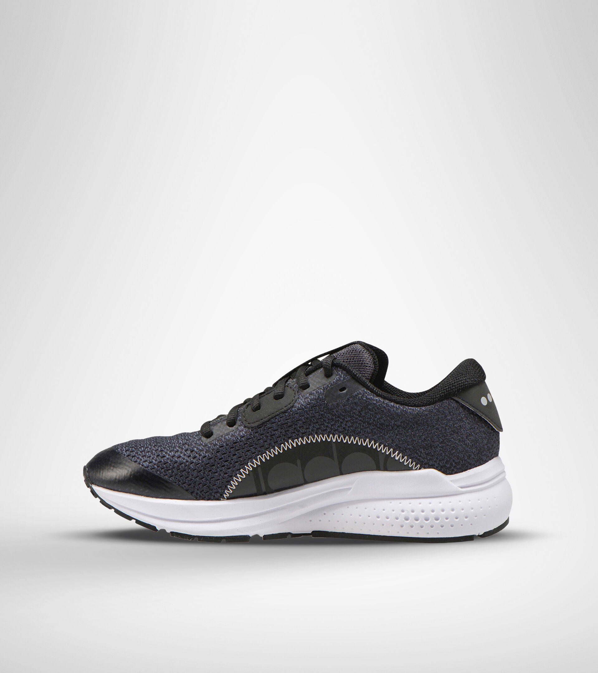 Running shoe - Women KURUKA 5 W BLACK/SILVER - Diadora