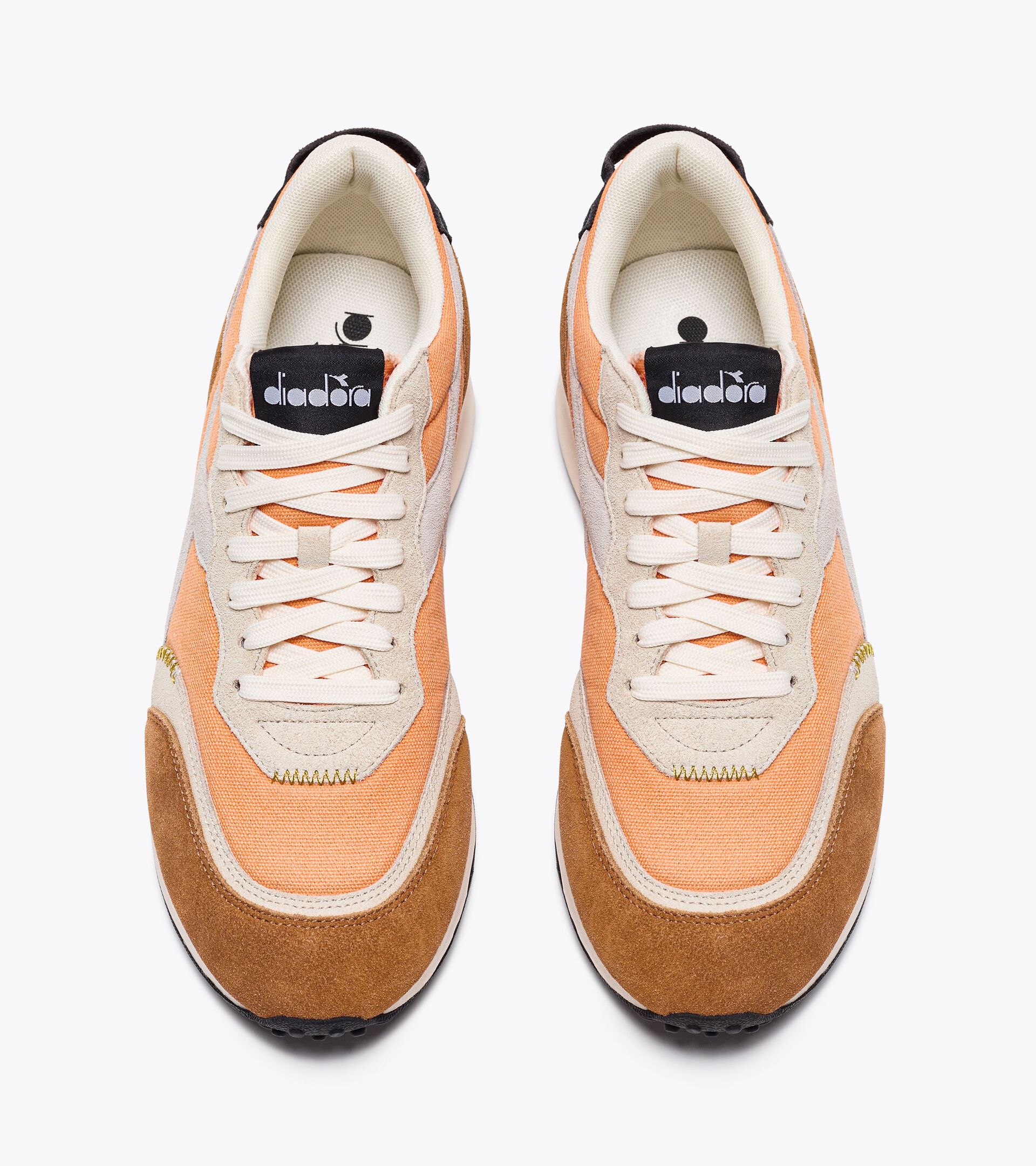 Sporty sneakers - Gender neutral RACE SUEDE SW AUTUMN SUNSET/CATHAY SPICE - Diadora
