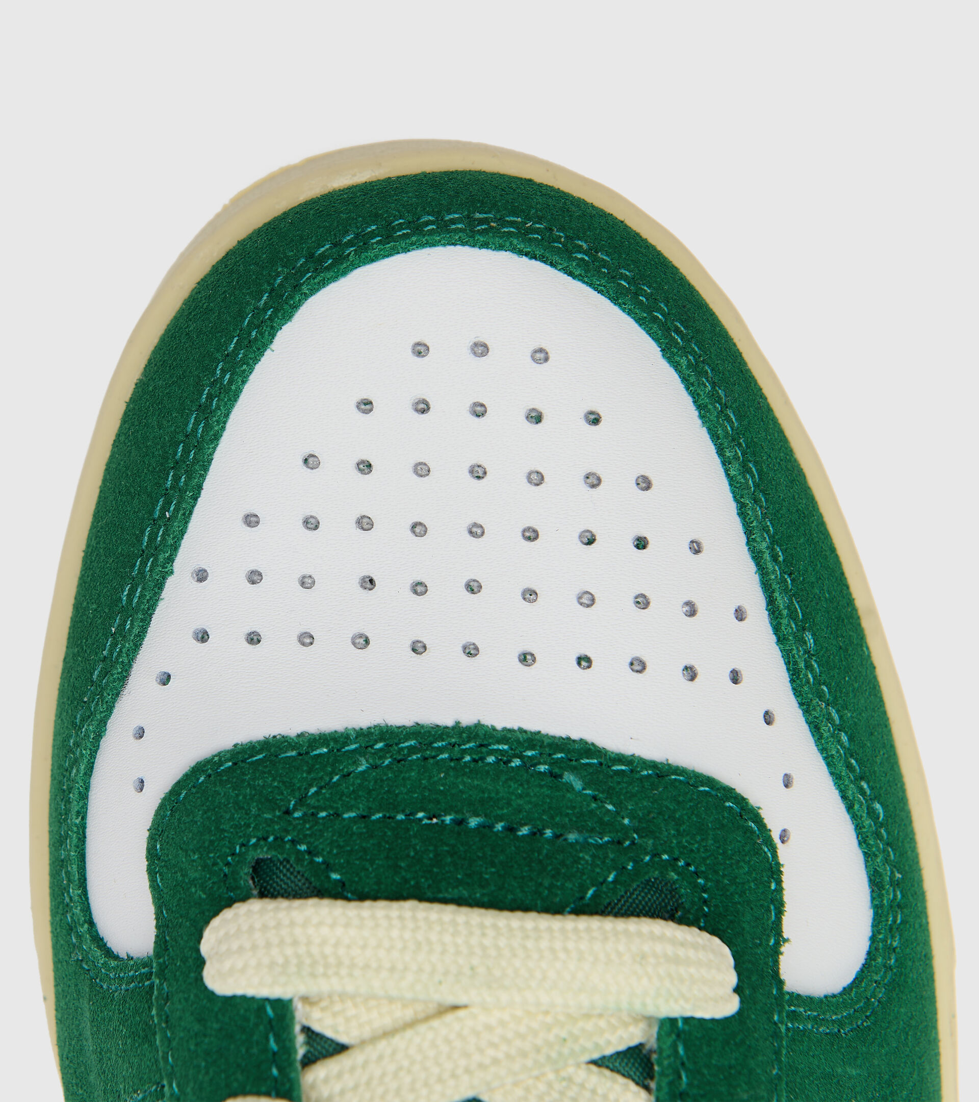 Sporty sneakers - Unisex MAGIC BASKET DEMI CUT SUEDE LEATHER AMAZON/WHITE - Diadora