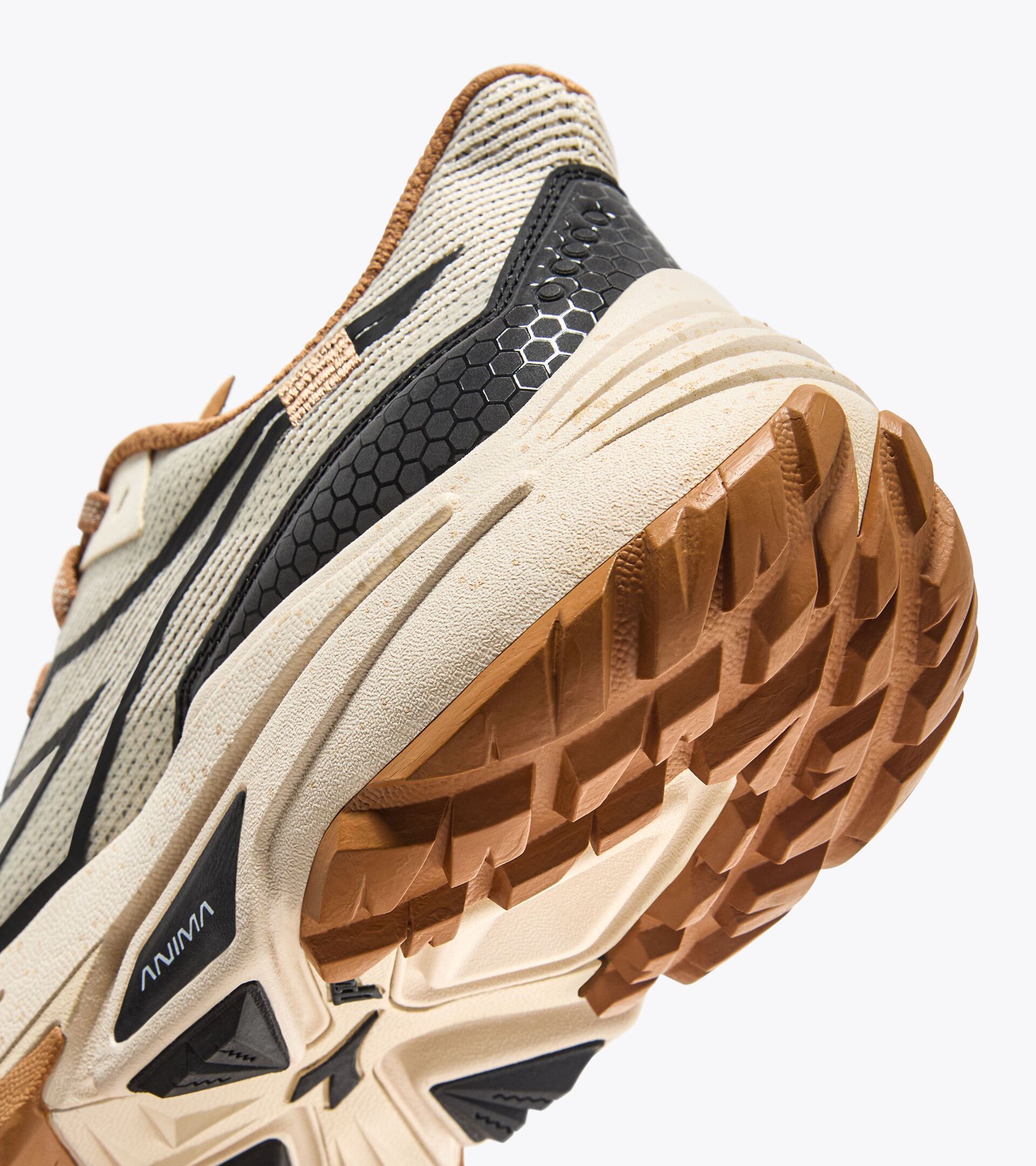 Trail running shoe - All-Gender SESTRIERE-XT 2 WHISPER WHITE/BLACK/BISCUIT - Diadora