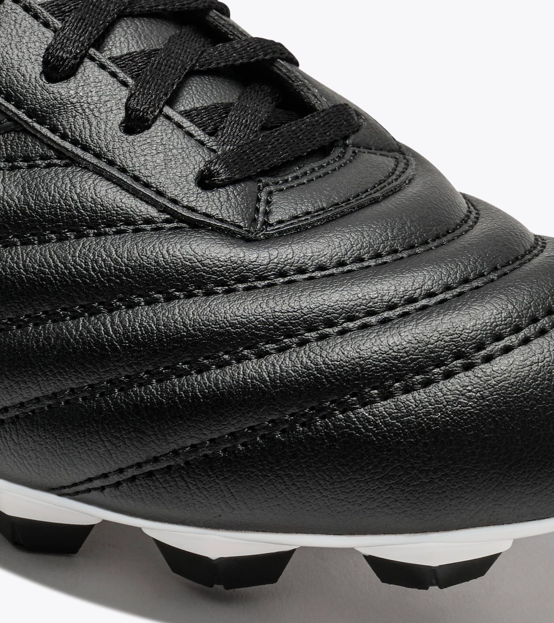 Calcio boots for firm grounds - Men&rsquo;s
 BRASIL ICON R LPU BLACK /WHITE - Diadora