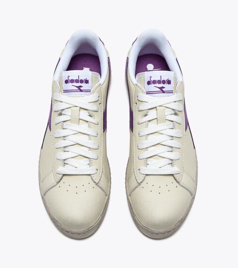 GAME L LOW WAXED, WHITE/VIOLET BERRY (C6210) Sporty sneakers - All-Gender GAME L LOW WAXED WHITE/VIOLET BERRY (C6210) - Diadora