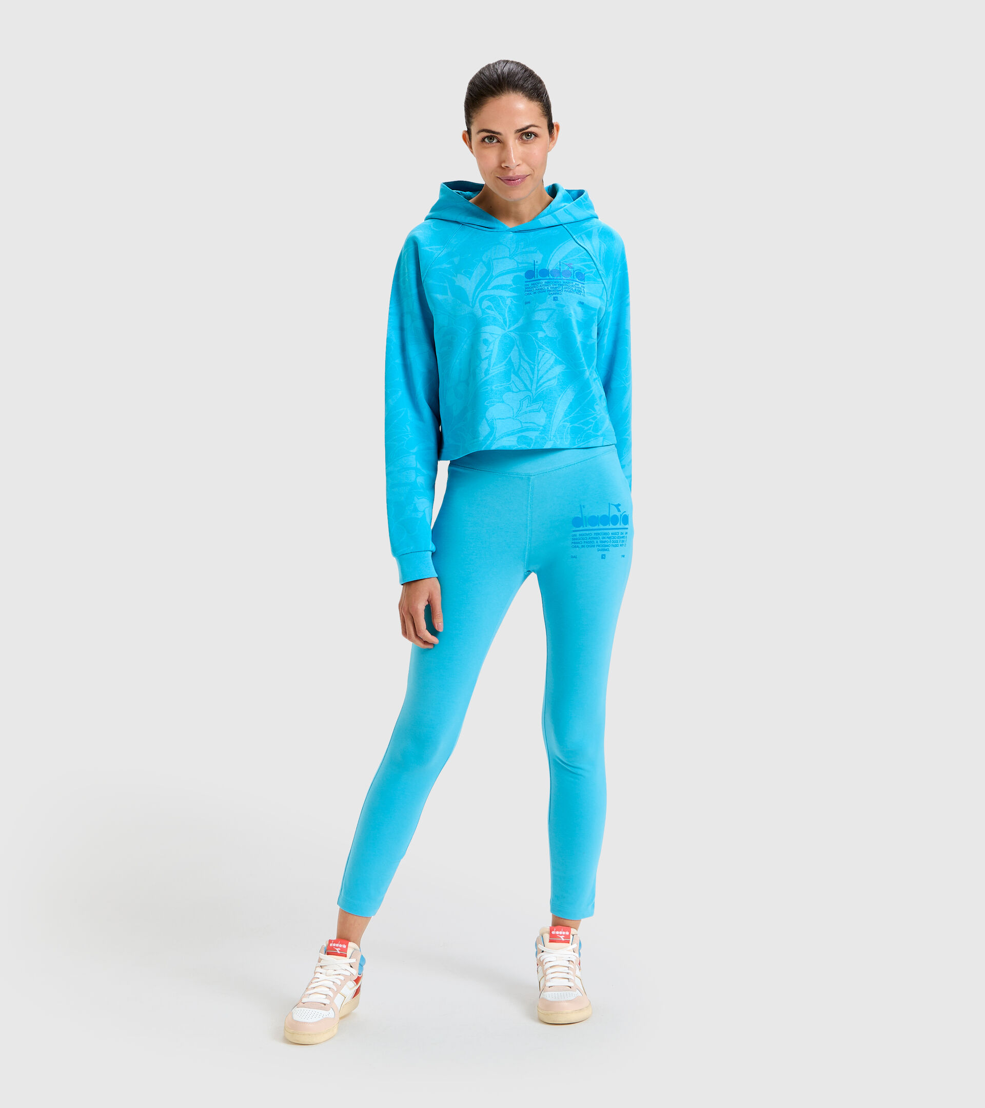 Cropped organic cotton hoodie - Women L. HOODIE CROP MANIFESTO SKY BLUE INTENSE - Diadora