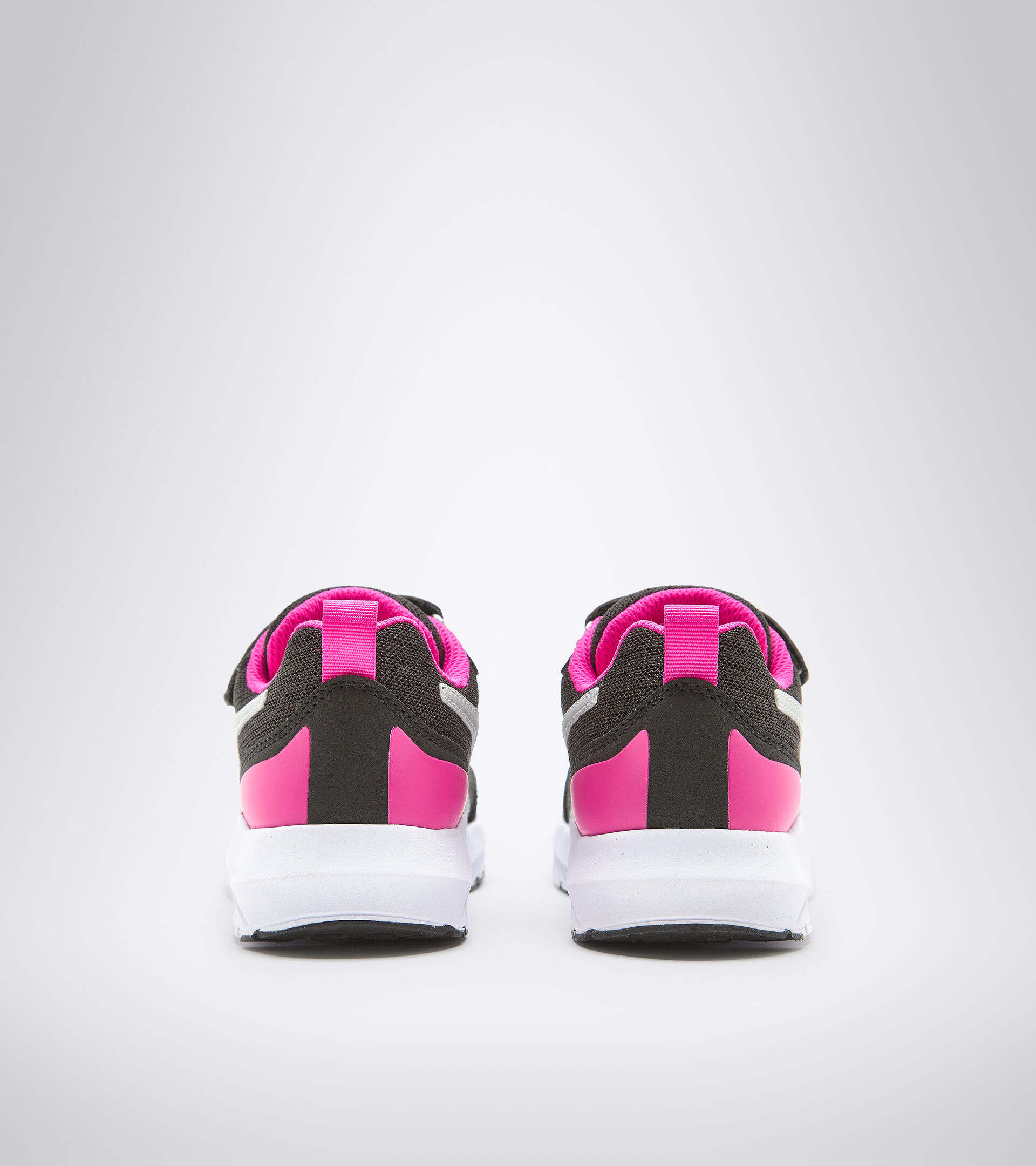 Junior running shoes - Unisex FALCON 2 JR V BLACK/SILVER/WHITE - Diadora