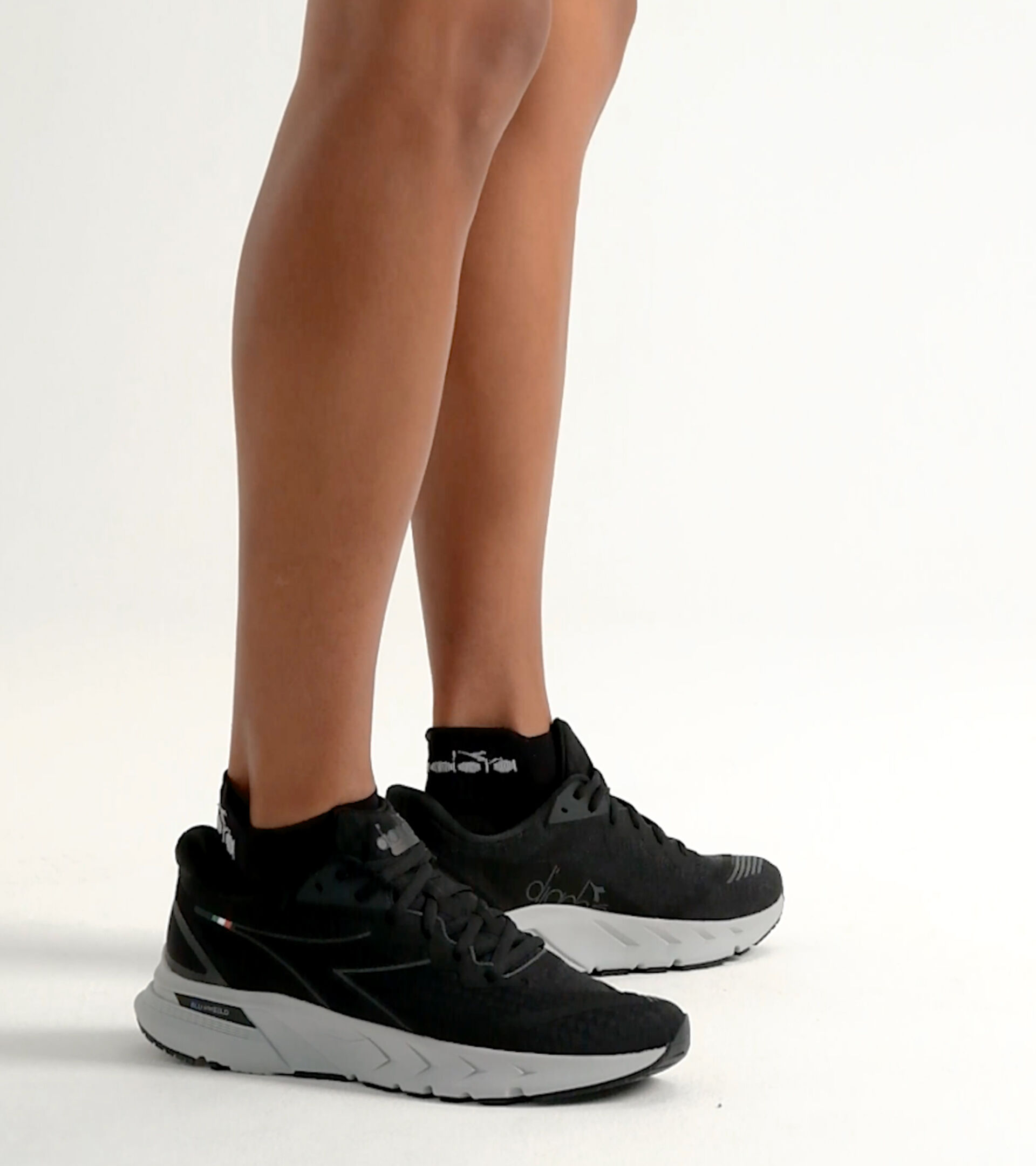 Laufschuh - Herren MYTHOS BLUSHIELD VOLO HIP 2 SCHWARZ/SILBER - Diadora