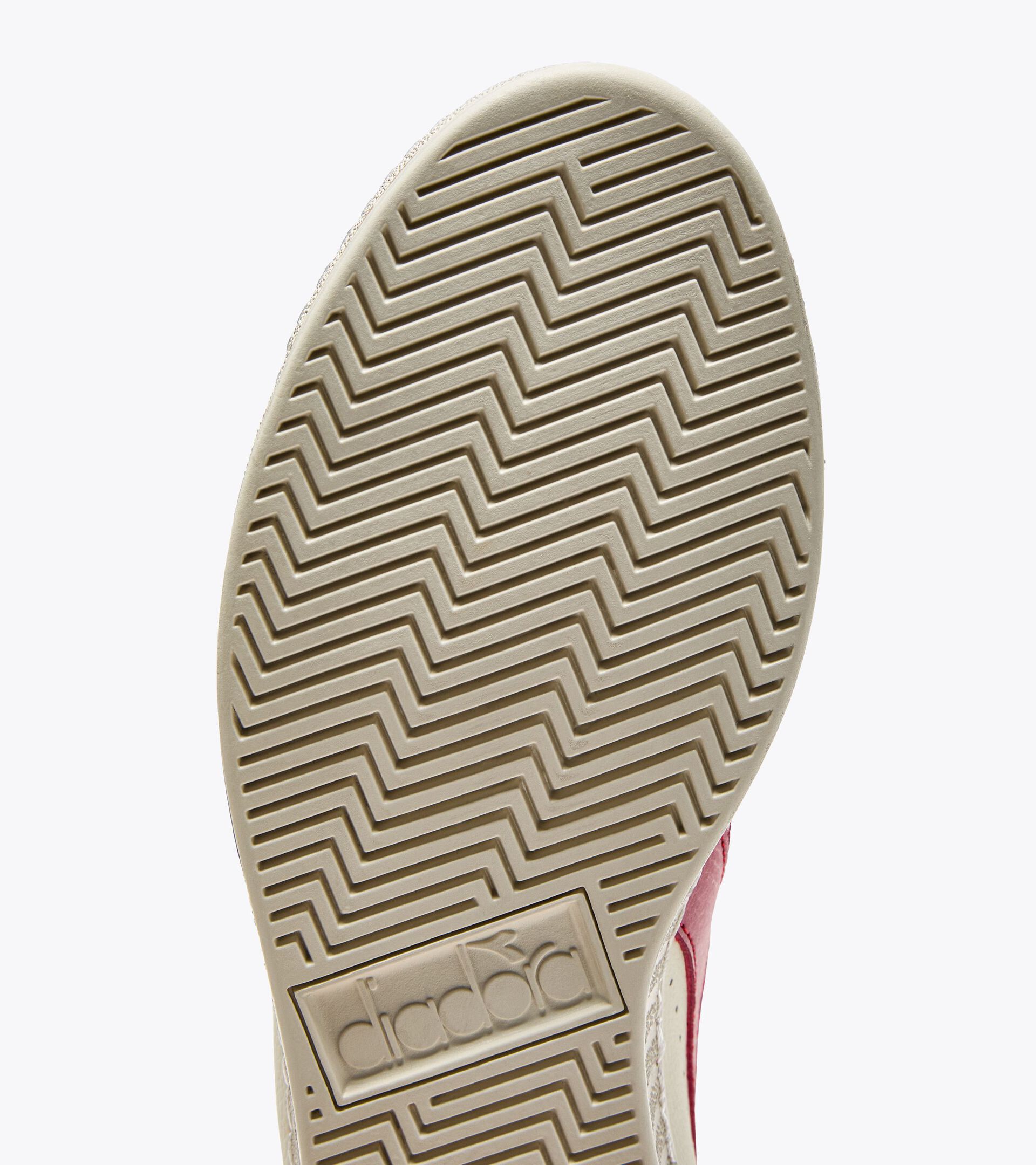 Sporty sneakers - All-Gender GAME L HIGH WAXED WHITE/RED PEPPER - Diadora