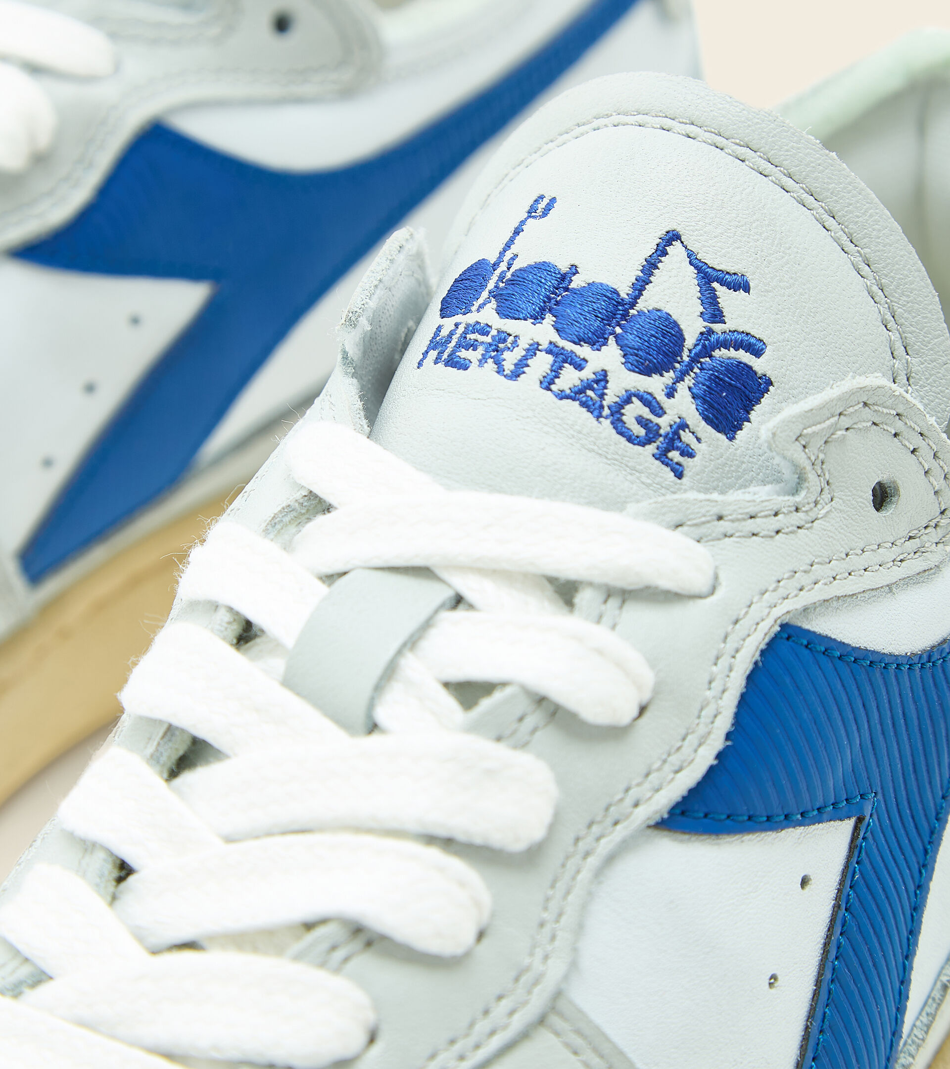 Heritage shoe - Unisex MI BASKET ROW CUT WHITE/NAUTICAL BLUE - Diadora